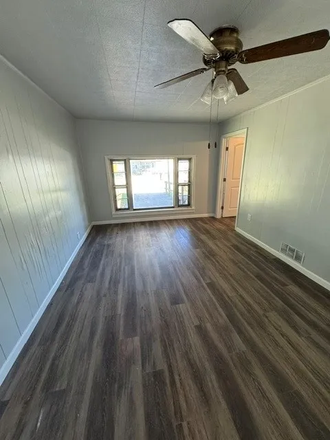 Single Family Residence For Rent in Tarrant County , 1601 Connally Terrace, Arlington, Texas 76010, 4 Bedroom, 2 Bathroom, Garage spaces, 1,308 Sqft, built in 1952, mls#21400860, Real Estate Agent in Arlington, Homes For Rent in Tarrant county, Homes For Rent in Arlington, Realtor in Arlington Texas, Real Estate Brokerage Independent Realty Texas, Luminita Cordes Realtor