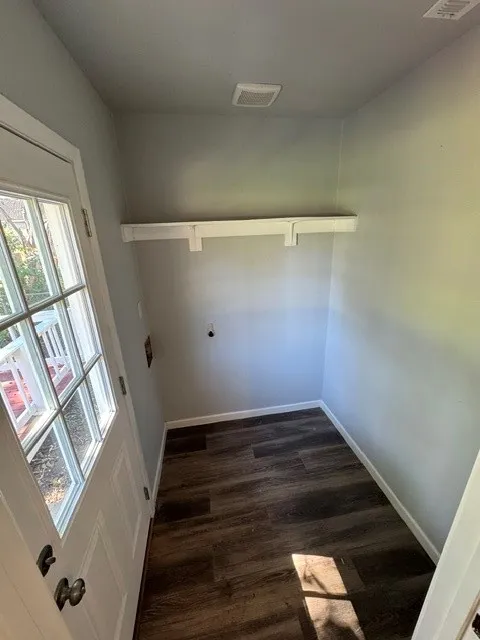 Single Family Residence For Rent in Tarrant County , 1601 Connally Terrace, Arlington, Texas 76010, 4 Bedroom, 2 Bathroom, Garage spaces, 1,308 Sqft, built in 1952, mls#21400860, Real Estate Agent in Arlington, Homes For Rent in Tarrant county, Homes For Rent in Arlington, Realtor in Arlington Texas, Real Estate Brokerage Independent Realty Texas, Luminita Cordes Realtor