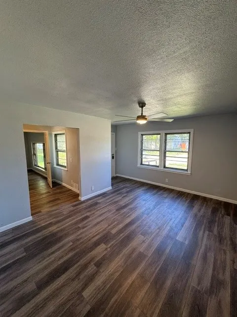 Single Family Residence For Rent in Tarrant County , 1601 Connally Terrace, Arlington, Texas 76010, 4 Bedroom, 2 Bathroom, Garage spaces, 1,308 Sqft, built in 1952, mls#21400860, Real Estate Agent in Arlington, Homes For Rent in Tarrant county, Homes For Rent in Arlington, Realtor in Arlington Texas, Real Estate Brokerage Independent Realty Texas, Luminita Cordes Realtor