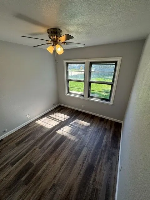 Single Family Residence For Rent in Tarrant County , 1601 Connally Terrace, Arlington, Texas 76010, 4 Bedroom, 2 Bathroom, Garage spaces, 1,308 Sqft, built in 1952, mls#21400860, Real Estate Agent in Arlington, Homes For Rent in Tarrant county, Homes For Rent in Arlington, Realtor in Arlington Texas, Real Estate Brokerage Independent Realty Texas, Luminita Cordes Realtor