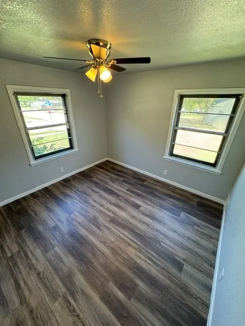 Single Family Residence For Rent in Tarrant County , 1601 Connally Terrace, Arlington, Texas 76010, 4 Bedroom, 2 Bathroom, Garage spaces, 1,308 Sqft, built in 1952, mls#21400860, Real Estate Agent in Arlington, Homes For Rent in Tarrant county, Homes For Rent in Arlington, Realtor in Arlington Texas, Real Estate Brokerage Independent Realty Texas, Luminita Cordes Realtor