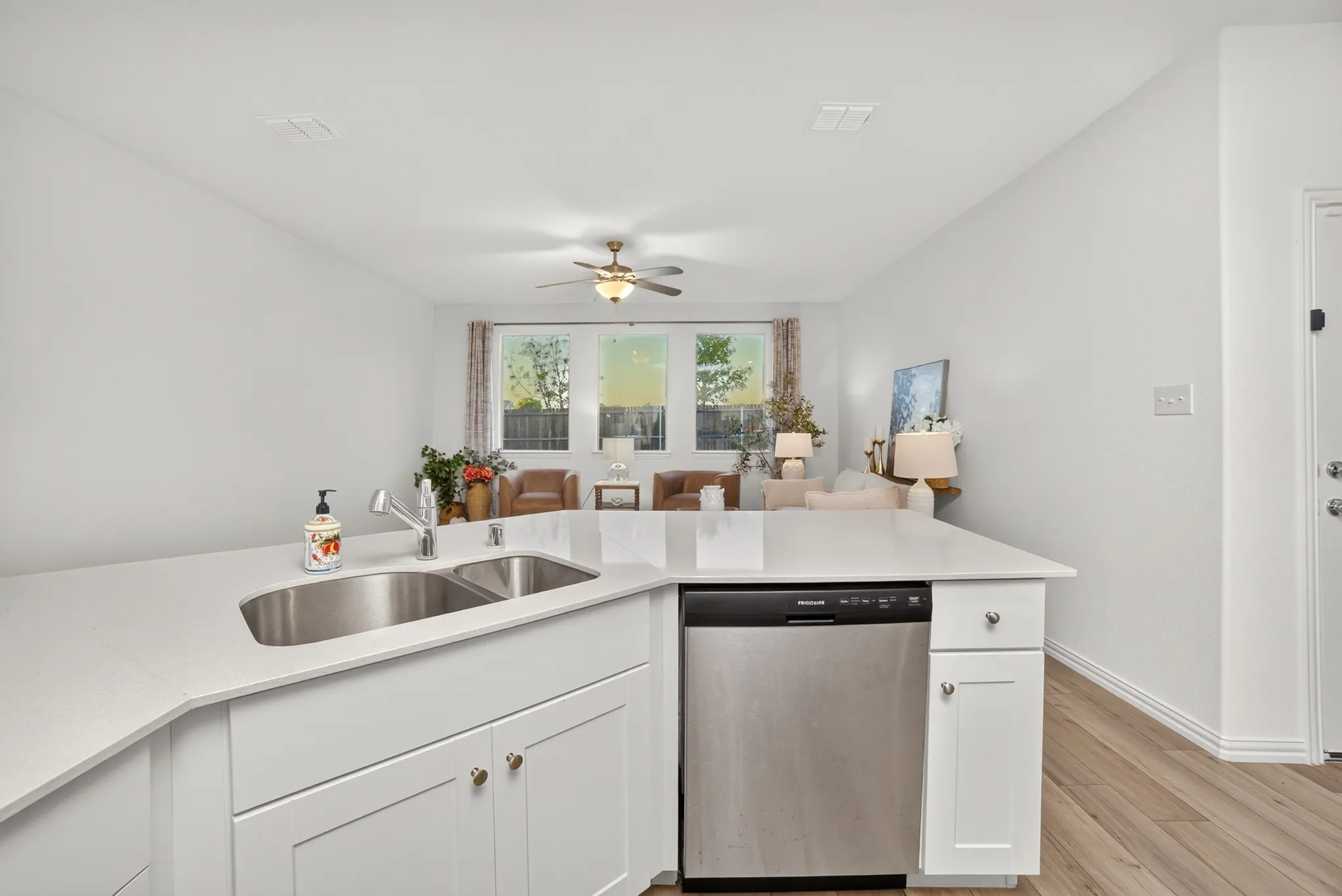 Single Family Residence For Sale in Collin County , 3312 Swift Fox Way, Mc Kinney, Texas 75071, 4 Bedroom, 2 Bathroom, 2 Garage spaces, 1,987 Sqft, built in 2024, mls#21405816, Real Estate Agent in Mc Kinney, Homes For Sale in Collin county, Homes For Sale in Mc Kinney, Realtor in Mc Kinney Texas, Real Estate Brokerage Independent Realty Texas, Luminita Cordes Realtor