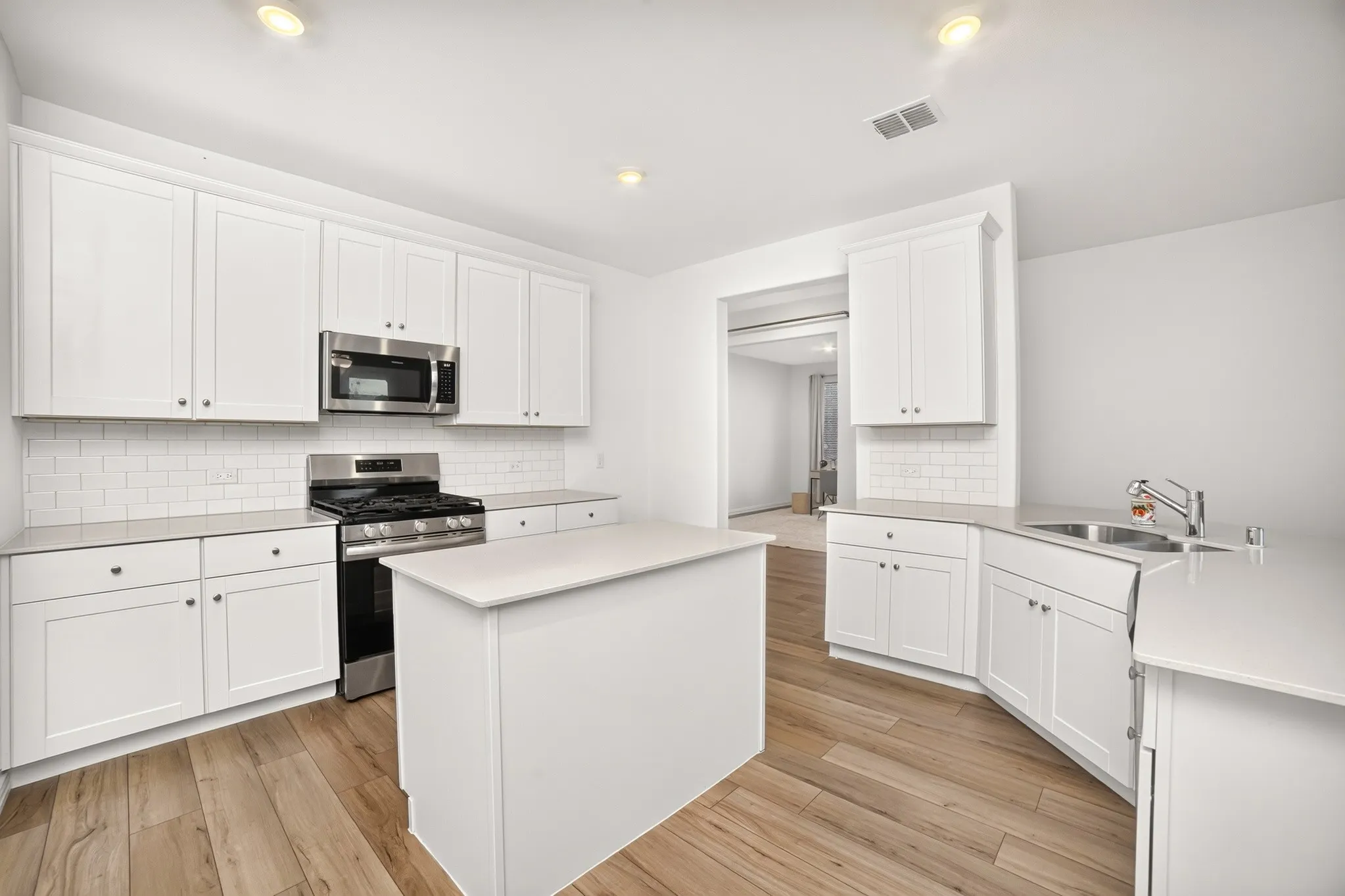 Single Family Residence For Sale in Collin County , 3312 Swift Fox Way, Mc Kinney, Texas 75071, 4 Bedroom, 2 Bathroom, 2 Garage spaces, 1,987 Sqft, built in 2024, mls#21405816, Real Estate Agent in Mc Kinney, Homes For Sale in Collin county, Homes For Sale in Mc Kinney, Realtor in Mc Kinney Texas, Real Estate Brokerage Independent Realty Texas, Luminita Cordes Realtor
