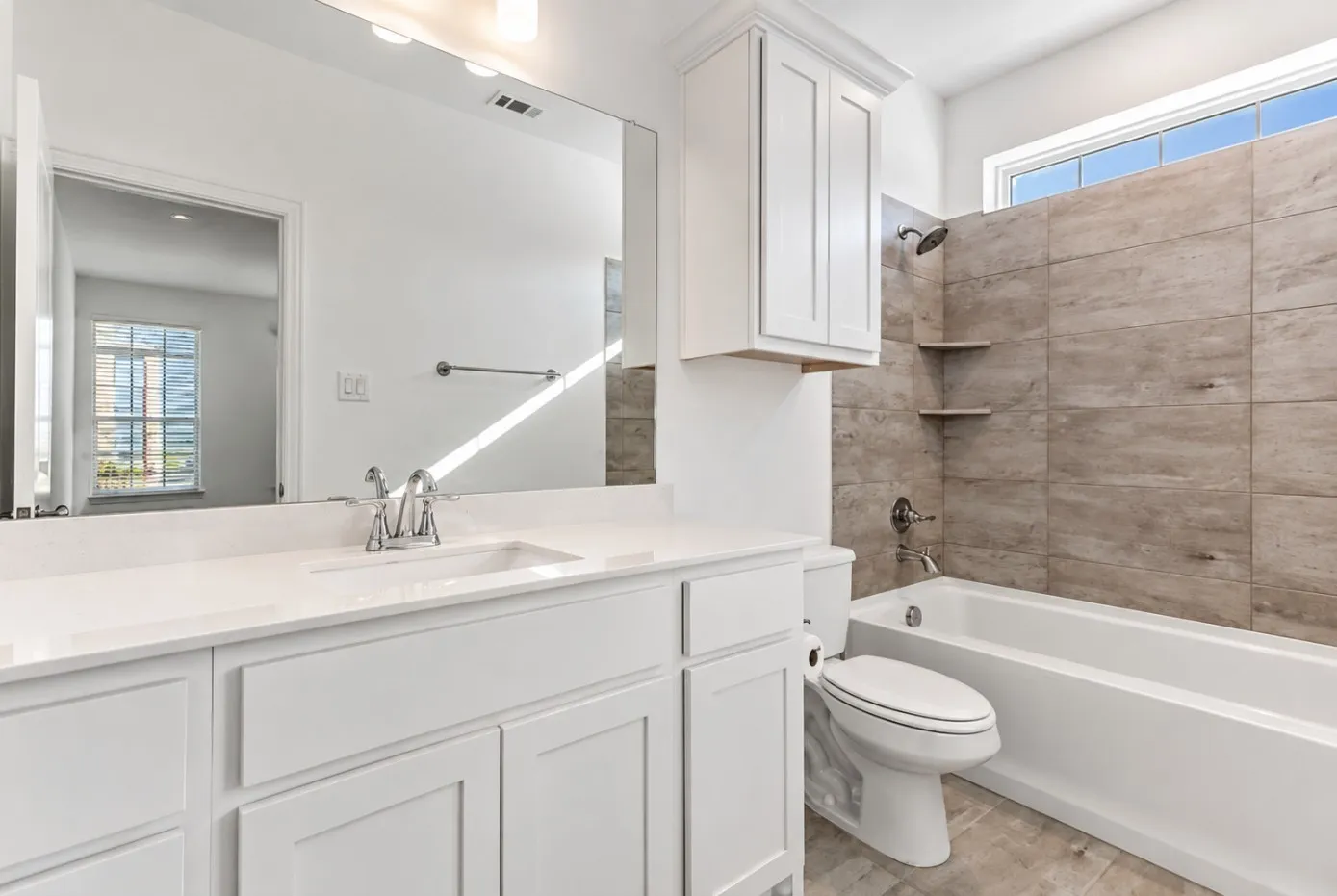 Single Family Residence For Rent in Tarrant County , 3700 Pelican Rest Way, Arlington, Texas 76005, 3 Bedroom, 4 Bathroom, 2 Garage spaces, 2,139 Sqft, built in 2021, mls#21405900, Real Estate Agent in Arlington, Homes For Rent in Tarrant county, Homes For Rent in Arlington, Realtor in Arlington Texas, Real Estate Brokerage Independent Realty Texas, Luminita Cordes Realtor