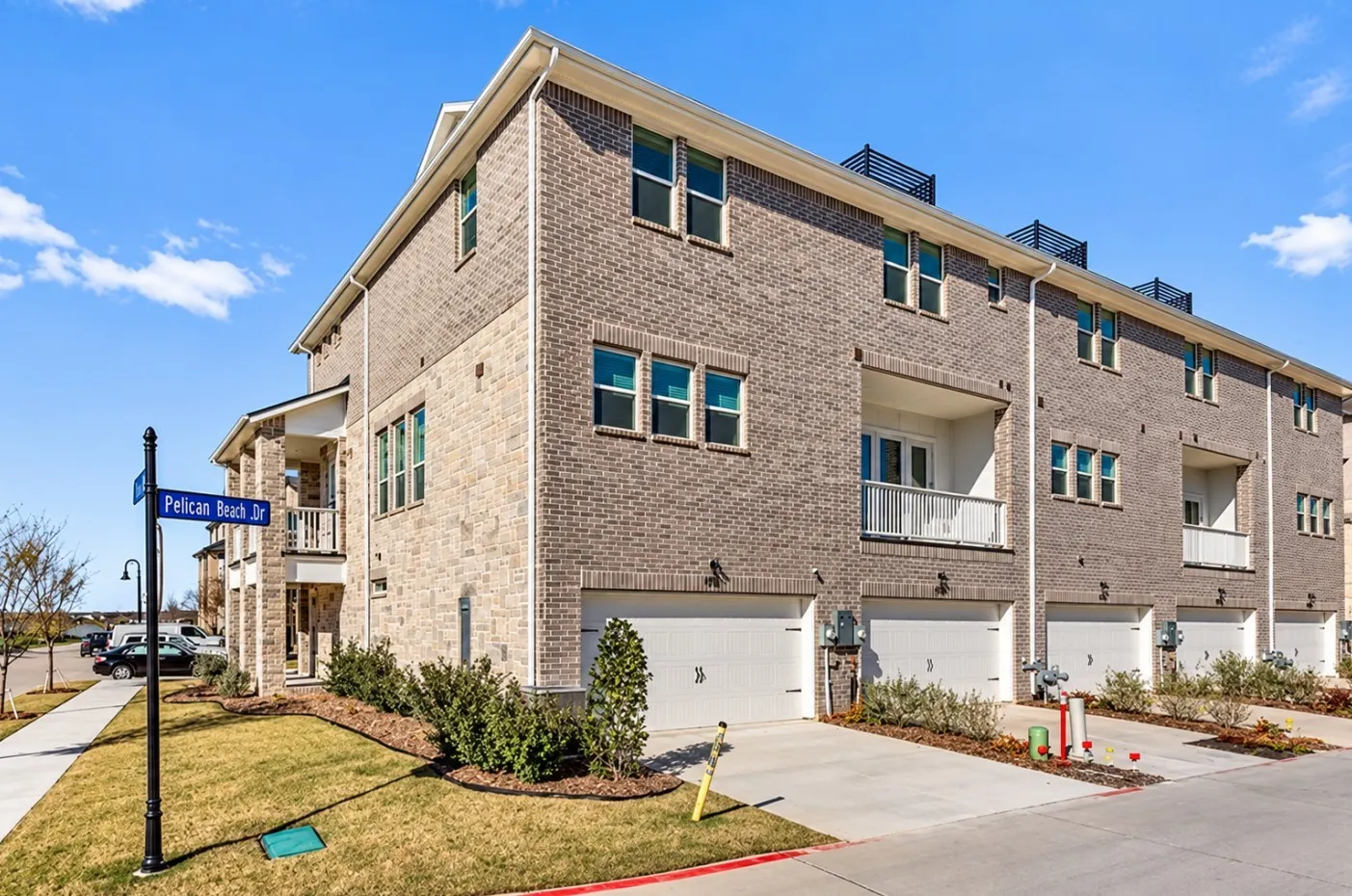 Single Family Residence For Rent in Tarrant County , 3700 Pelican Rest Way, Arlington, Texas 76005, 3 Bedroom, 4 Bathroom, 2 Garage spaces, 2,139 Sqft, built in 2021, mls#21405900, Real Estate Agent in Arlington, Homes For Rent in Tarrant county, Homes For Rent in Arlington, Realtor in Arlington Texas, Real Estate Brokerage Independent Realty Texas, Luminita Cordes Realtor