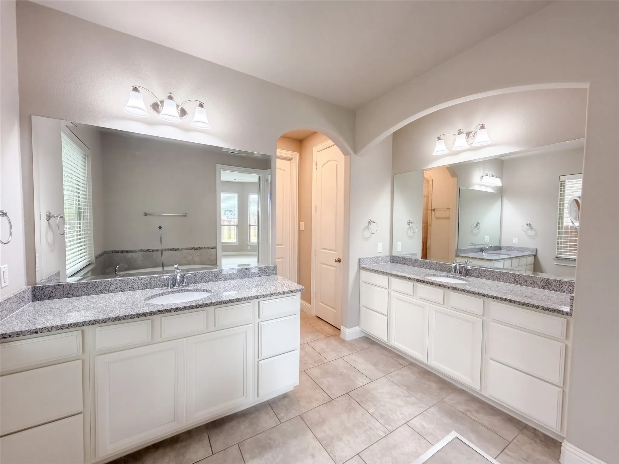 Single Family Residence For Sale in Denton County , 11224 Dusty Trail Court, Flower Mound, Texas 76262, 5 Bedroom, 4 Bathroom, 2 Garage spaces, 3,368 Sqft, built in 2018, mls#21405719, Real Estate Agent in Flower Mound, Homes For Sale in Denton county, Homes For Sale in Flower Mound, Realtor in Flower Mound Texas, Real Estate Brokerage Independent Realty Texas, Luminita Cordes Realtor