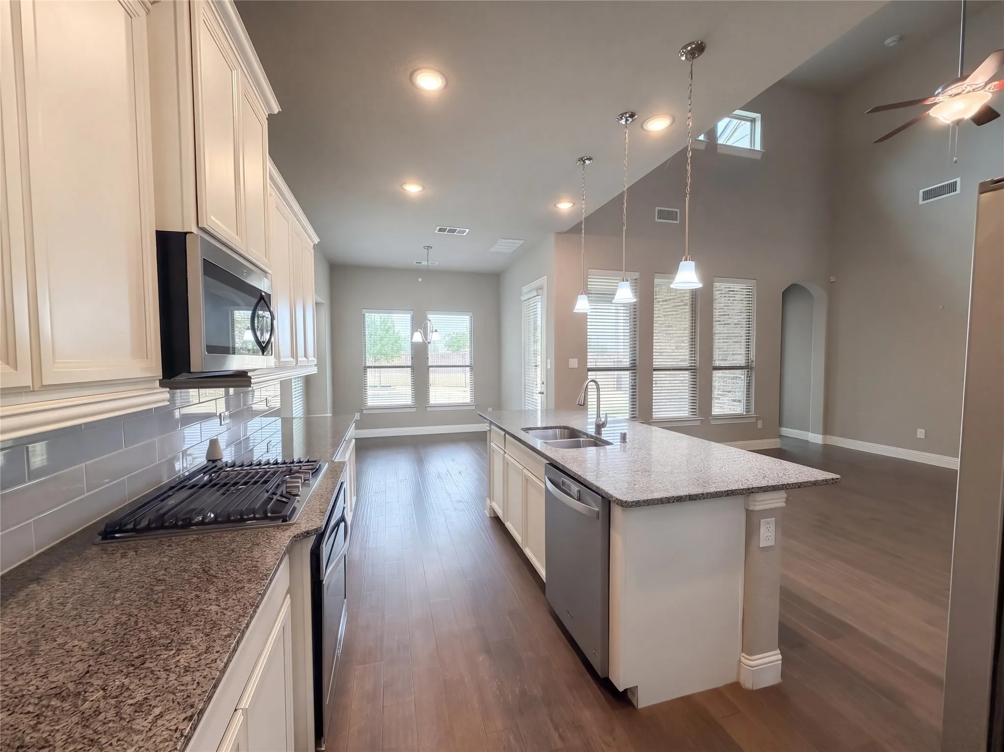 Single Family Residence For Sale in Denton County , 11224 Dusty Trail Court, Flower Mound, Texas 76262, 5 Bedroom, 4 Bathroom, 2 Garage spaces, 3,368 Sqft, built in 2018, mls#21405719, Real Estate Agent in Flower Mound, Homes For Sale in Denton county, Homes For Sale in Flower Mound, Realtor in Flower Mound Texas, Real Estate Brokerage Independent Realty Texas, Luminita Cordes Realtor