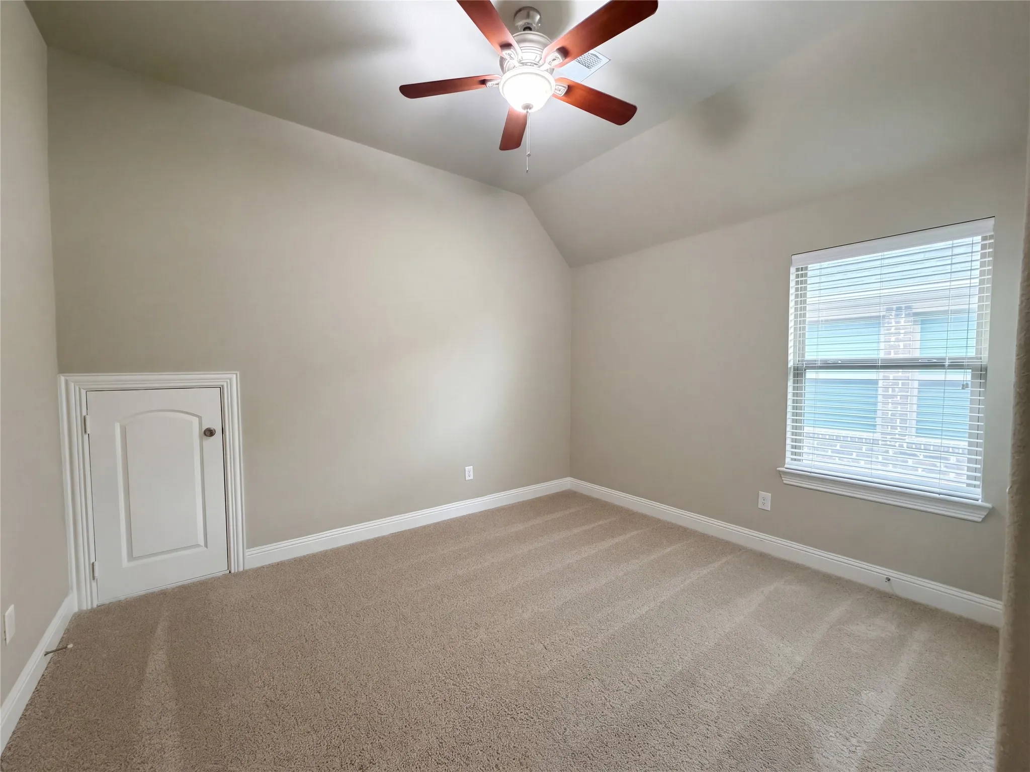 Single Family Residence For Sale in Denton County , 11224 Dusty Trail Court, Flower Mound, Texas 76262, 5 Bedroom, 4 Bathroom, 2 Garage spaces, 3,368 Sqft, built in 2018, mls#21405719, Real Estate Agent in Flower Mound, Homes For Sale in Denton county, Homes For Sale in Flower Mound, Realtor in Flower Mound Texas, Real Estate Brokerage Independent Realty Texas, Luminita Cordes Realtor