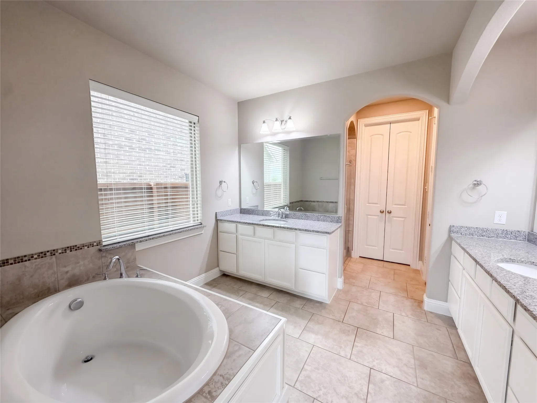 Single Family Residence For Sale in Denton County , 11224 Dusty Trail Court, Flower Mound, Texas 76262, 5 Bedroom, 4 Bathroom, 2 Garage spaces, 3,368 Sqft, built in 2018, mls#21405719, Real Estate Agent in Flower Mound, Homes For Sale in Denton county, Homes For Sale in Flower Mound, Realtor in Flower Mound Texas, Real Estate Brokerage Independent Realty Texas, Luminita Cordes Realtor