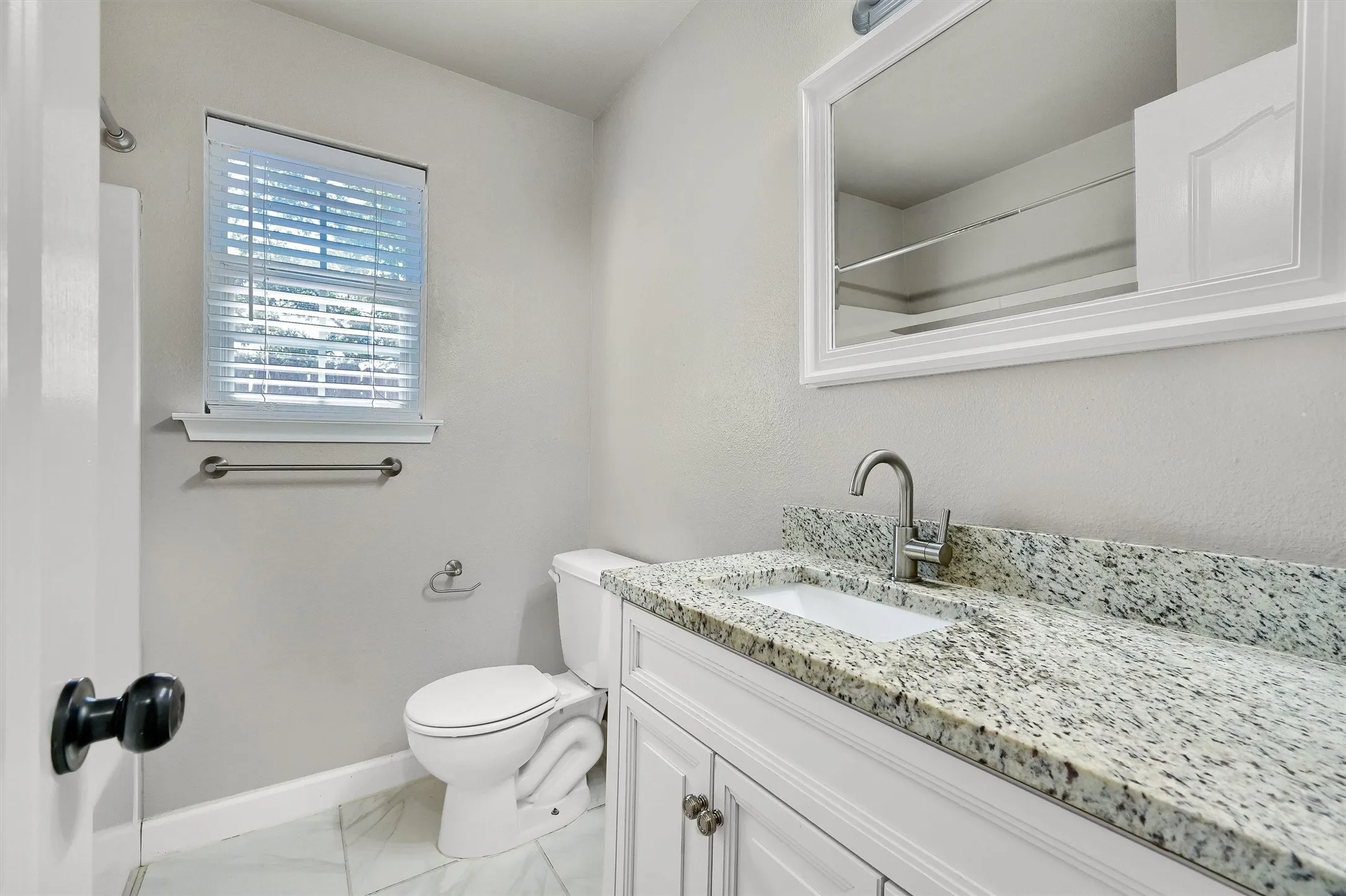 Single Family Residence For Rent in Grayson County , 187 Square Dance Road, Denison, Texas 75021, 3 Bedroom, 2 Bathroom, 2 Garage spaces, 1,429 Sqft, built in 2005, mls#21405899, Real Estate Agent in Denison, Homes For Rent in Grayson county, Homes For Rent in Denison, Realtor in Denison Texas, Real Estate Brokerage Independent Realty Texas, Luminita Cordes Realtor