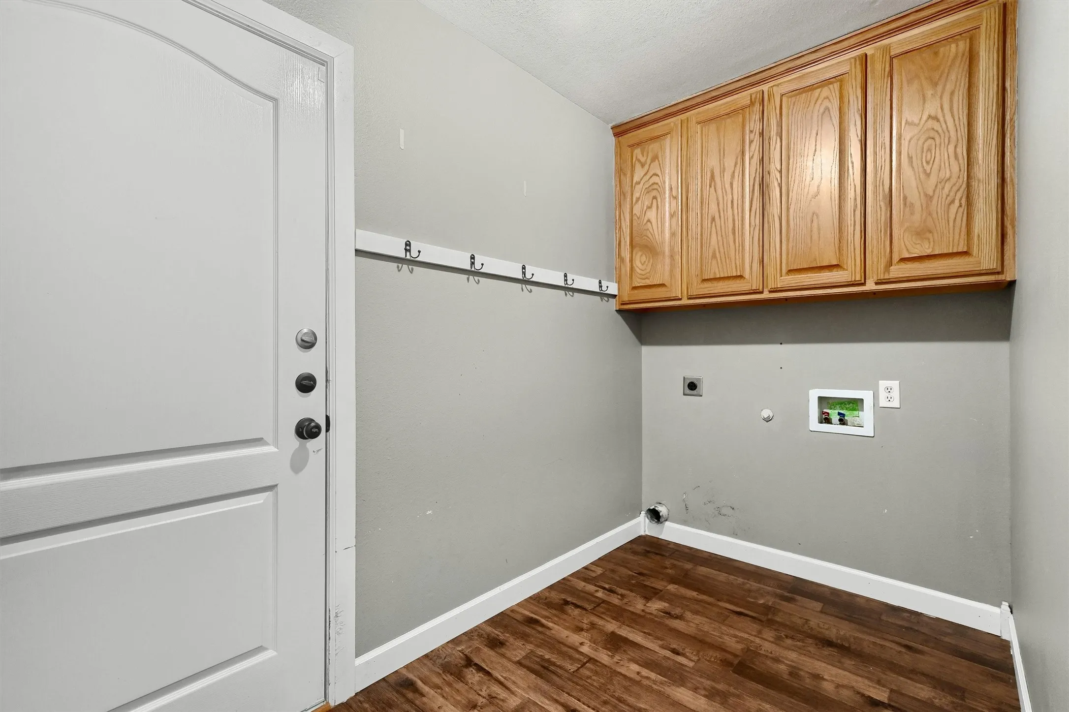 Single Family Residence For Rent in Grayson County , 187 Square Dance Road, Denison, Texas 75021, 3 Bedroom, 2 Bathroom, 2 Garage spaces, 1,429 Sqft, built in 2005, mls#21405899, Real Estate Agent in Denison, Homes For Rent in Grayson county, Homes For Rent in Denison, Realtor in Denison Texas, Real Estate Brokerage Independent Realty Texas, Luminita Cordes Realtor