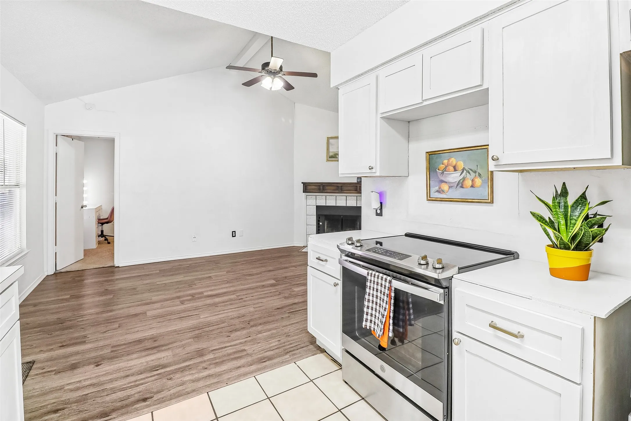Single Family Residence For Sale in Tarrant County , 2308 Cool Spring Drive, Fort Worth, Texas 76108, 3 Bedroom, 2 Bathroom, Garage spaces, 1,490 Sqft, built in 1989, mls#21404617, Real Estate Agent in Fort Worth, Homes For Sale in Tarrant county, Homes For Sale in Fort Worth, Realtor in Fort Worth Texas, Real Estate Brokerage Independent Realty Texas, Luminita Cordes Realtor