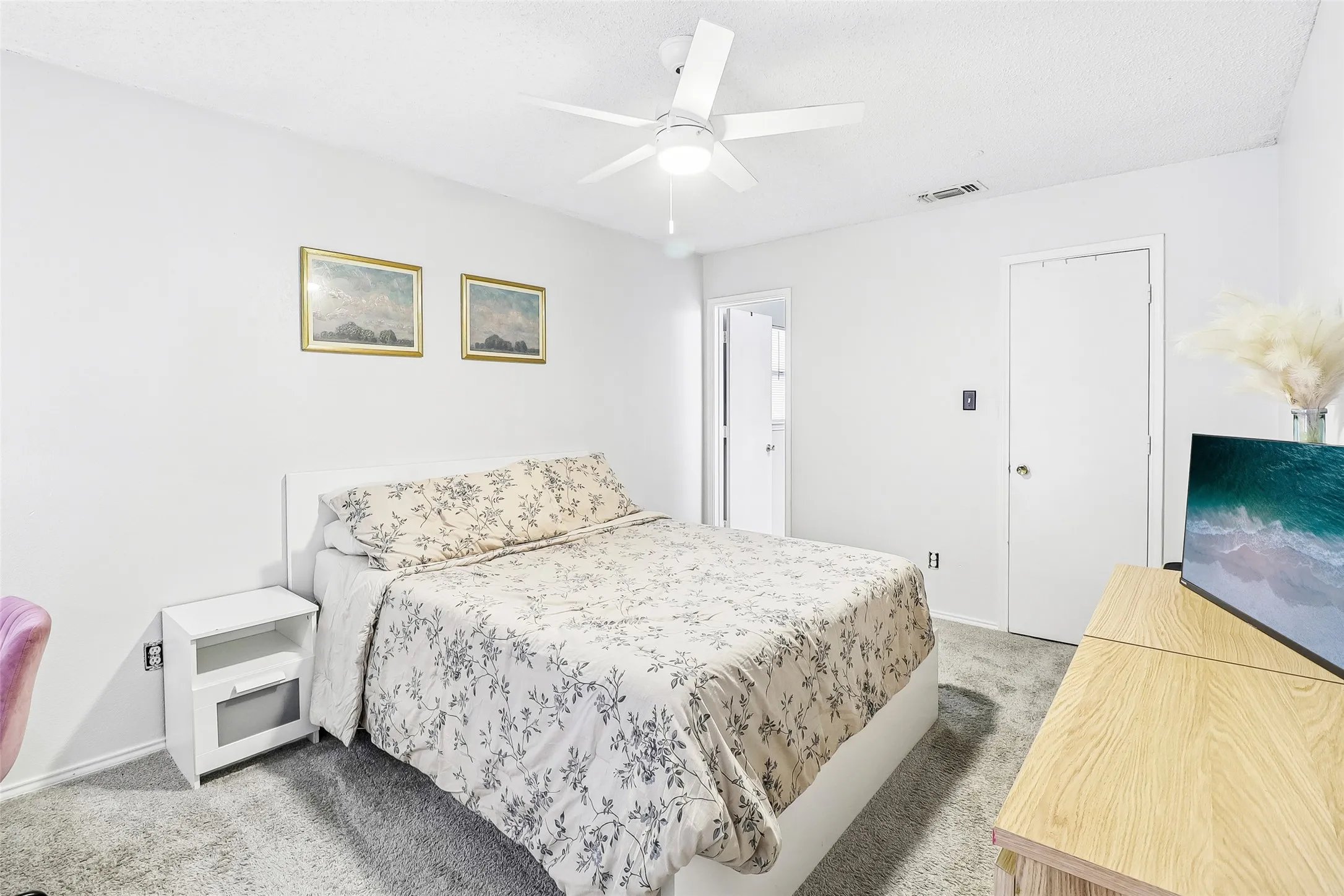 Single Family Residence For Sale in Tarrant County , 2308 Cool Spring Drive, Fort Worth, Texas 76108, 3 Bedroom, 2 Bathroom, Garage spaces, 1,490 Sqft, built in 1989, mls#21404617, Real Estate Agent in Fort Worth, Homes For Sale in Tarrant county, Homes For Sale in Fort Worth, Realtor in Fort Worth Texas, Real Estate Brokerage Independent Realty Texas, Luminita Cordes Realtor
