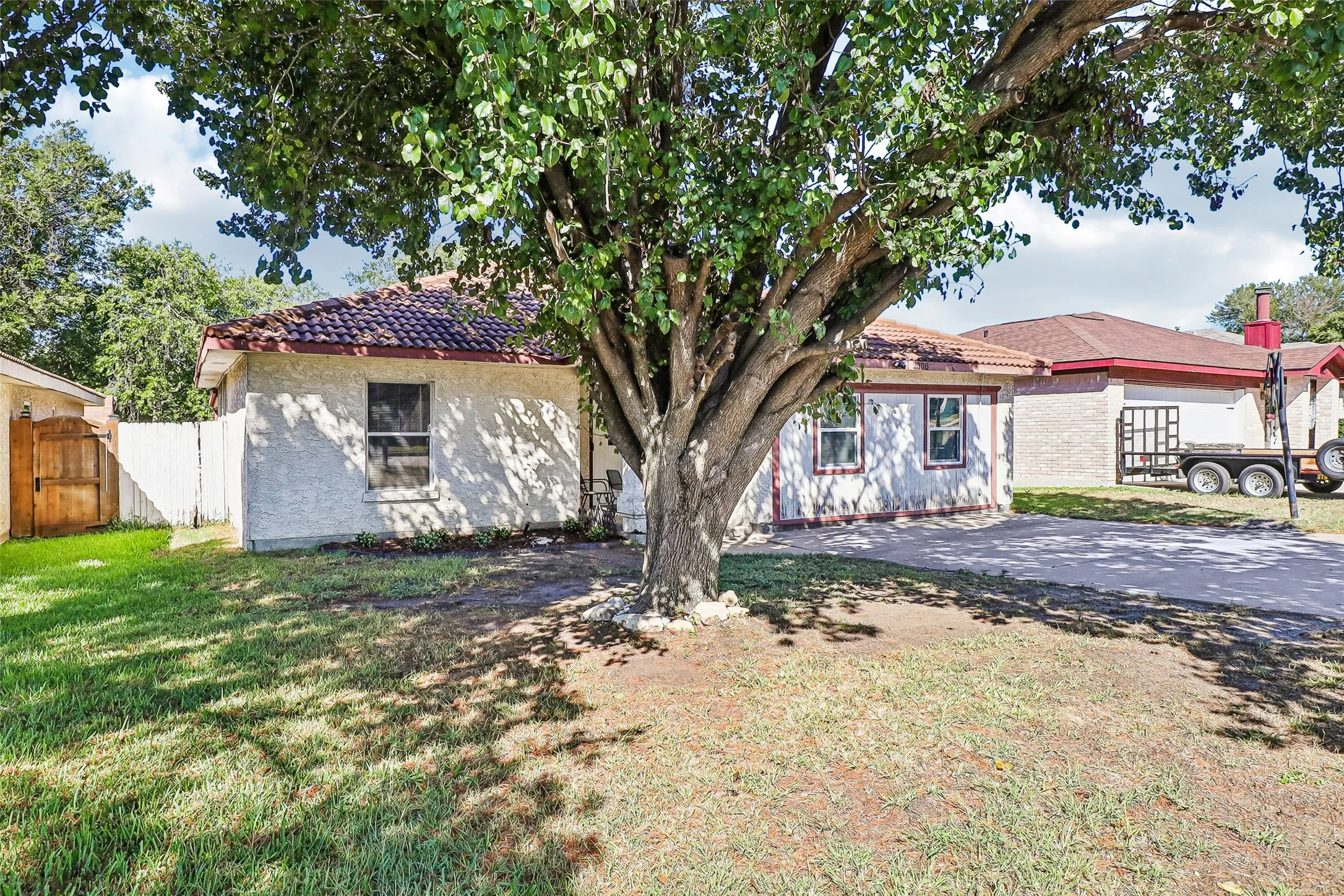 Single Family Residence For Sale in Tarrant County , 2308 Cool Spring Drive, Fort Worth, Texas 76108, 3 Bedroom, 2 Bathroom, Garage spaces, 1,490 Sqft, built in 1989, mls#21404617, Real Estate Agent in Fort Worth, Homes For Sale in Tarrant county, Homes For Sale in Fort Worth, Realtor in Fort Worth Texas, Real Estate Brokerage Independent Realty Texas, Luminita Cordes Realtor