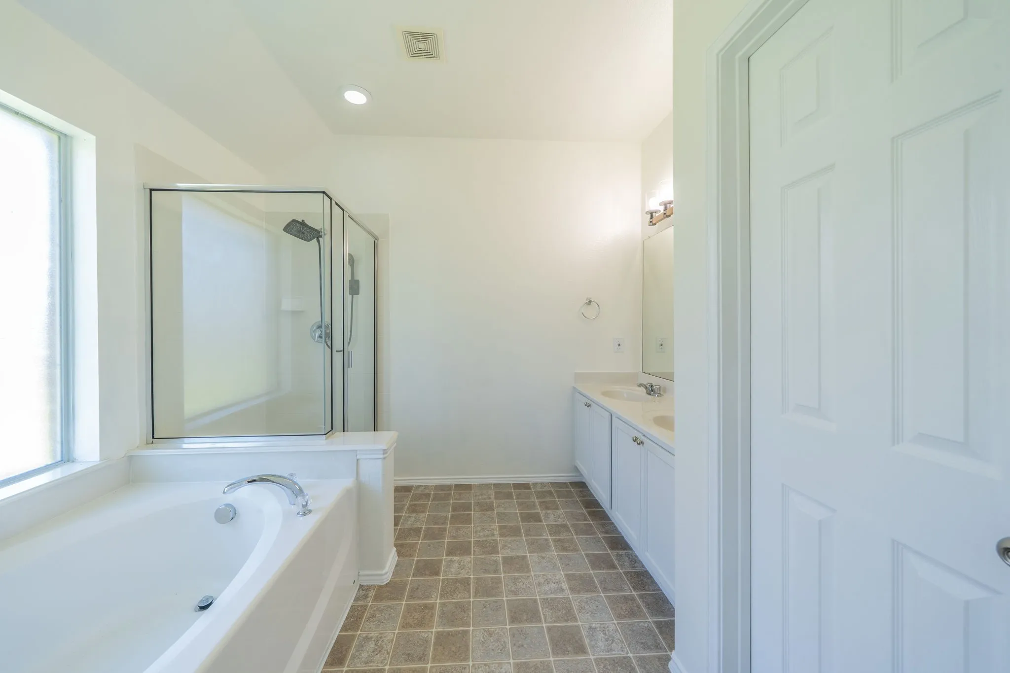 Single Family Residence For Rent in Collin County , 117 Shadybrook Drive, Wylie, Texas 75098, 3 Bedroom, 2 Bathroom, 2 Garage spaces, 1,830 Sqft, built in 2005, mls#21398391, Real Estate Agent in Wylie, Homes For Rent in Collin county, Homes For Rent in Wylie, Realtor in Wylie Texas, Real Estate Brokerage Independent Realty Texas, Luminita Cordes Realtor