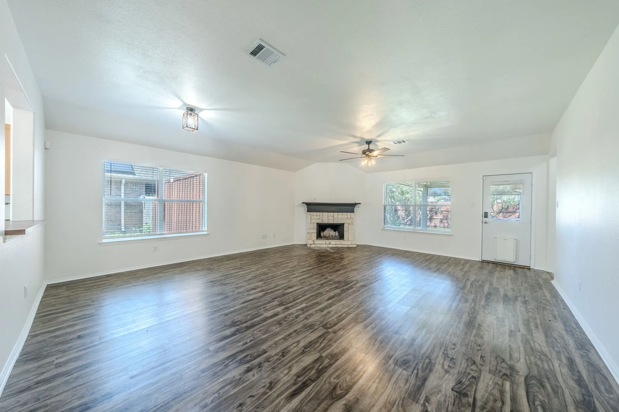 Single Family Residence For Rent in Collin County , 117 Shadybrook Drive, Wylie, Texas 75098, 3 Bedroom, 2 Bathroom, 2 Garage spaces, 1,830 Sqft, built in 2005, mls#21398391, Real Estate Agent in Wylie, Homes For Rent in Collin county, Homes For Rent in Wylie, Realtor in Wylie Texas, Real Estate Brokerage Independent Realty Texas, Luminita Cordes Realtor