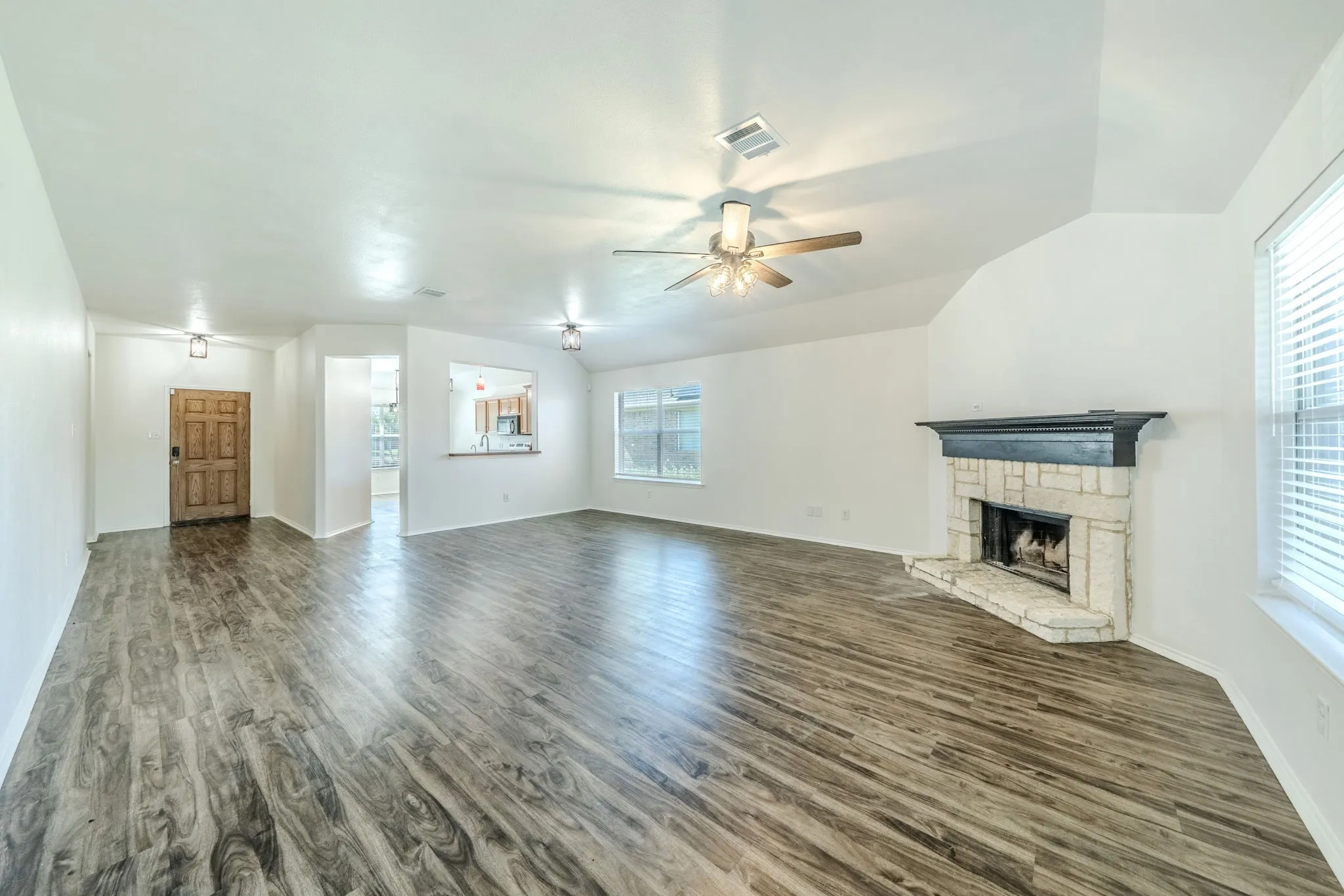 Single Family Residence For Rent in Collin County , 117 Shadybrook Drive, Wylie, Texas 75098, 3 Bedroom, 2 Bathroom, 2 Garage spaces, 1,830 Sqft, built in 2005, mls#21398391, Real Estate Agent in Wylie, Homes For Rent in Collin county, Homes For Rent in Wylie, Realtor in Wylie Texas, Real Estate Brokerage Independent Realty Texas, Luminita Cordes Realtor