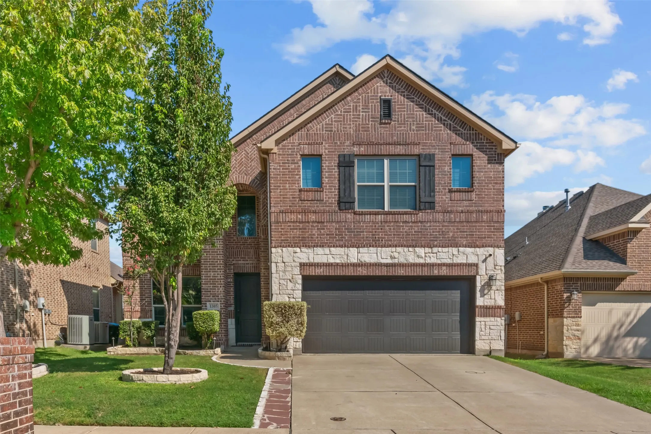 Single Family Residence For Sale in Tarrant County , 1305 Realoaks Drive, Fort Worth, Texas 76131, 4 Bedroom, 3 Bathroom, 2 Garage spaces, 3,249 Sqft, built in 2012, mls#21404594, Real Estate Agent in Fort Worth, Homes For Sale in Tarrant county, Homes For Sale in Fort Worth, Realtor in Fort Worth Texas, Real Estate Brokerage Independent Realty Texas, Luminita Cordes Realtor