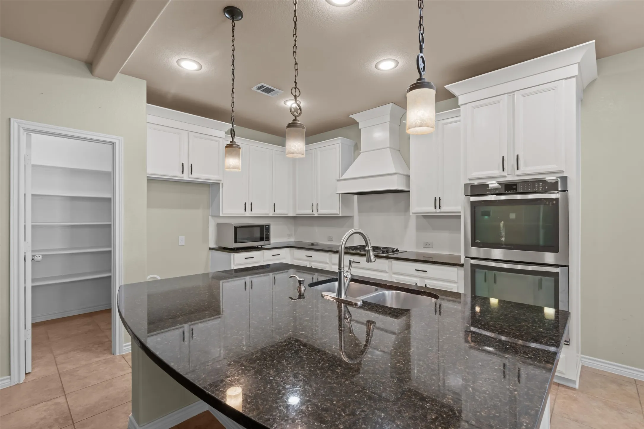 Single Family Residence For Sale in Tarrant County , 1305 Realoaks Drive, Fort Worth, Texas 76131, 4 Bedroom, 3 Bathroom, 2 Garage spaces, 3,249 Sqft, built in 2012, mls#21404594, Real Estate Agent in Fort Worth, Homes For Sale in Tarrant county, Homes For Sale in Fort Worth, Realtor in Fort Worth Texas, Real Estate Brokerage Independent Realty Texas, Luminita Cordes Realtor
