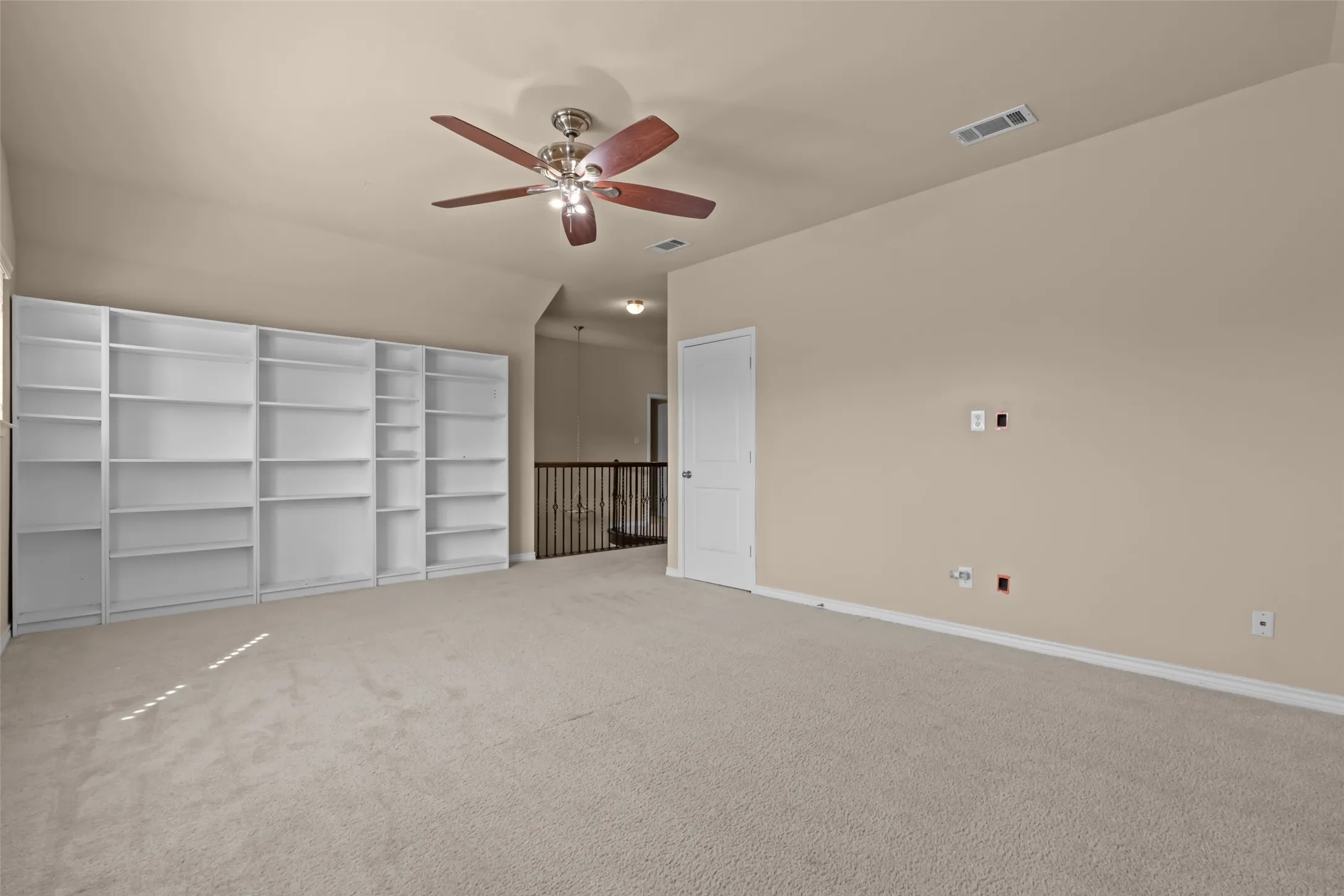 Single Family Residence For Sale in Tarrant County , 1305 Realoaks Drive, Fort Worth, Texas 76131, 4 Bedroom, 3 Bathroom, 2 Garage spaces, 3,249 Sqft, built in 2012, mls#21404594, Real Estate Agent in Fort Worth, Homes For Sale in Tarrant county, Homes For Sale in Fort Worth, Realtor in Fort Worth Texas, Real Estate Brokerage Independent Realty Texas, Luminita Cordes Realtor