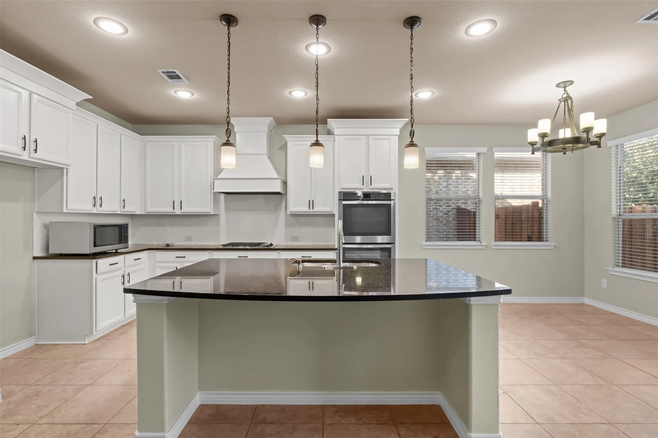 Single Family Residence For Sale in Tarrant County , 1305 Realoaks Drive, Fort Worth, Texas 76131, 4 Bedroom, 3 Bathroom, 2 Garage spaces, 3,249 Sqft, built in 2012, mls#21404594, Real Estate Agent in Fort Worth, Homes For Sale in Tarrant county, Homes For Sale in Fort Worth, Realtor in Fort Worth Texas, Real Estate Brokerage Independent Realty Texas, Luminita Cordes Realtor