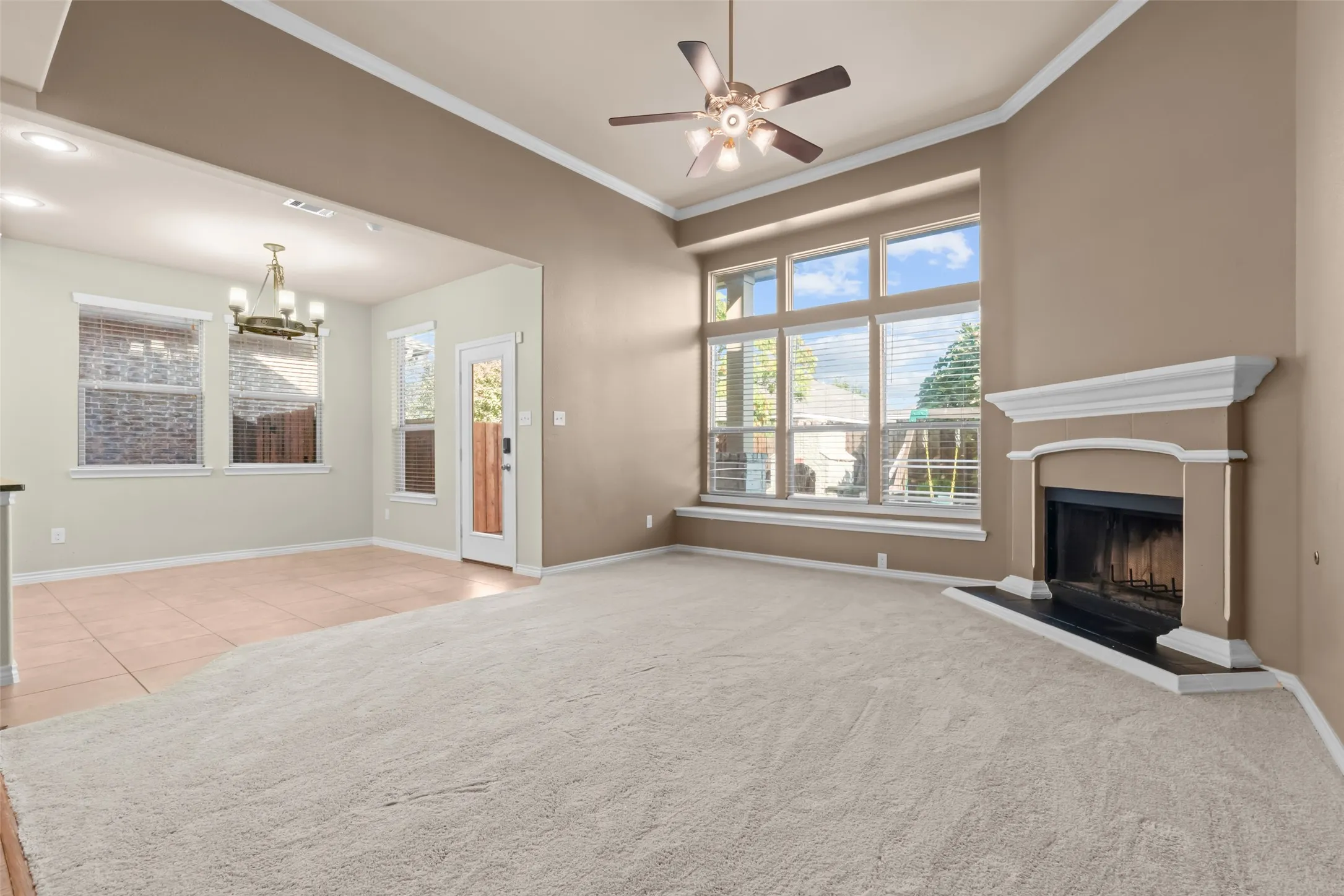 Single Family Residence For Sale in Tarrant County , 1305 Realoaks Drive, Fort Worth, Texas 76131, 4 Bedroom, 3 Bathroom, 2 Garage spaces, 3,249 Sqft, built in 2012, mls#21404594, Real Estate Agent in Fort Worth, Homes For Sale in Tarrant county, Homes For Sale in Fort Worth, Realtor in Fort Worth Texas, Real Estate Brokerage Independent Realty Texas, Luminita Cordes Realtor