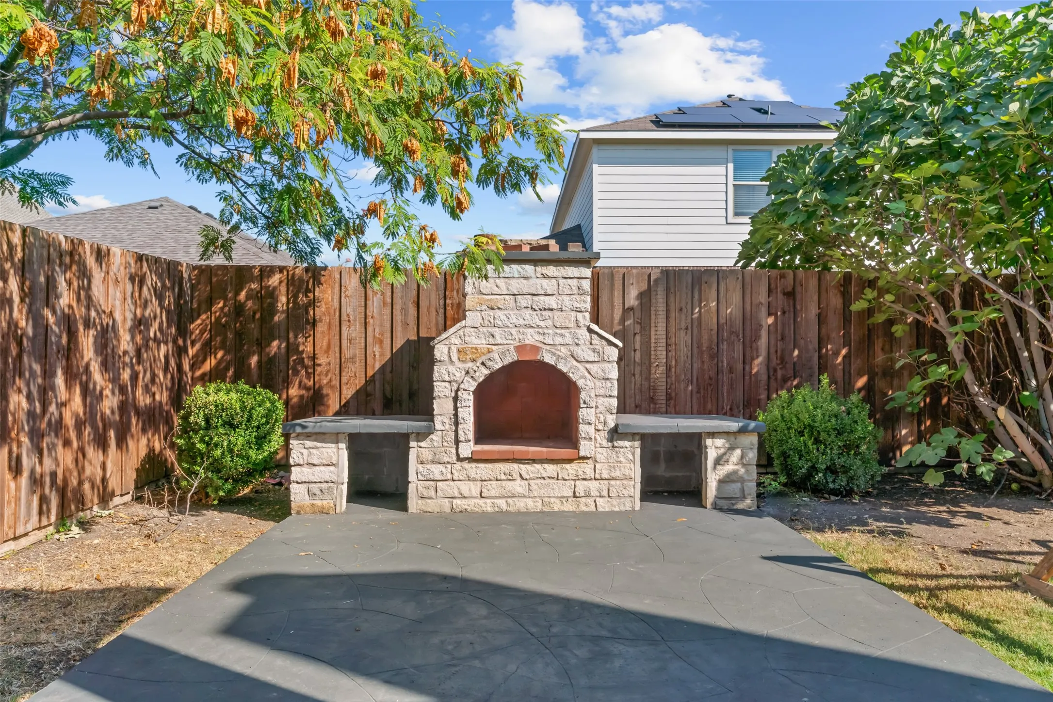 Single Family Residence For Sale in Tarrant County , 1305 Realoaks Drive, Fort Worth, Texas 76131, 4 Bedroom, 3 Bathroom, 2 Garage spaces, 3,249 Sqft, built in 2012, mls#21404594, Real Estate Agent in Fort Worth, Homes For Sale in Tarrant county, Homes For Sale in Fort Worth, Realtor in Fort Worth Texas, Real Estate Brokerage Independent Realty Texas, Luminita Cordes Realtor
