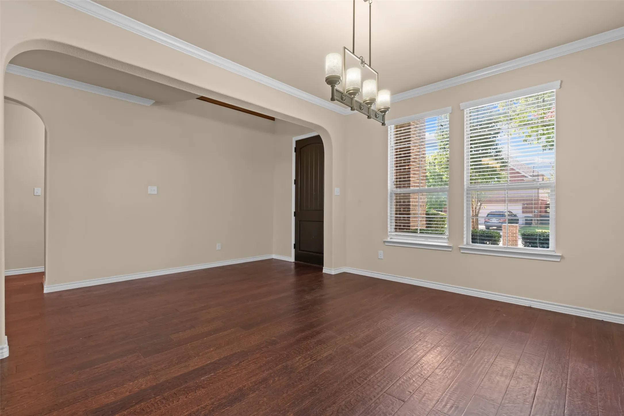 Single Family Residence For Sale in Tarrant County , 1305 Realoaks Drive, Fort Worth, Texas 76131, 4 Bedroom, 3 Bathroom, 2 Garage spaces, 3,249 Sqft, built in 2012, mls#21404594, Real Estate Agent in Fort Worth, Homes For Sale in Tarrant county, Homes For Sale in Fort Worth, Realtor in Fort Worth Texas, Real Estate Brokerage Independent Realty Texas, Luminita Cordes Realtor