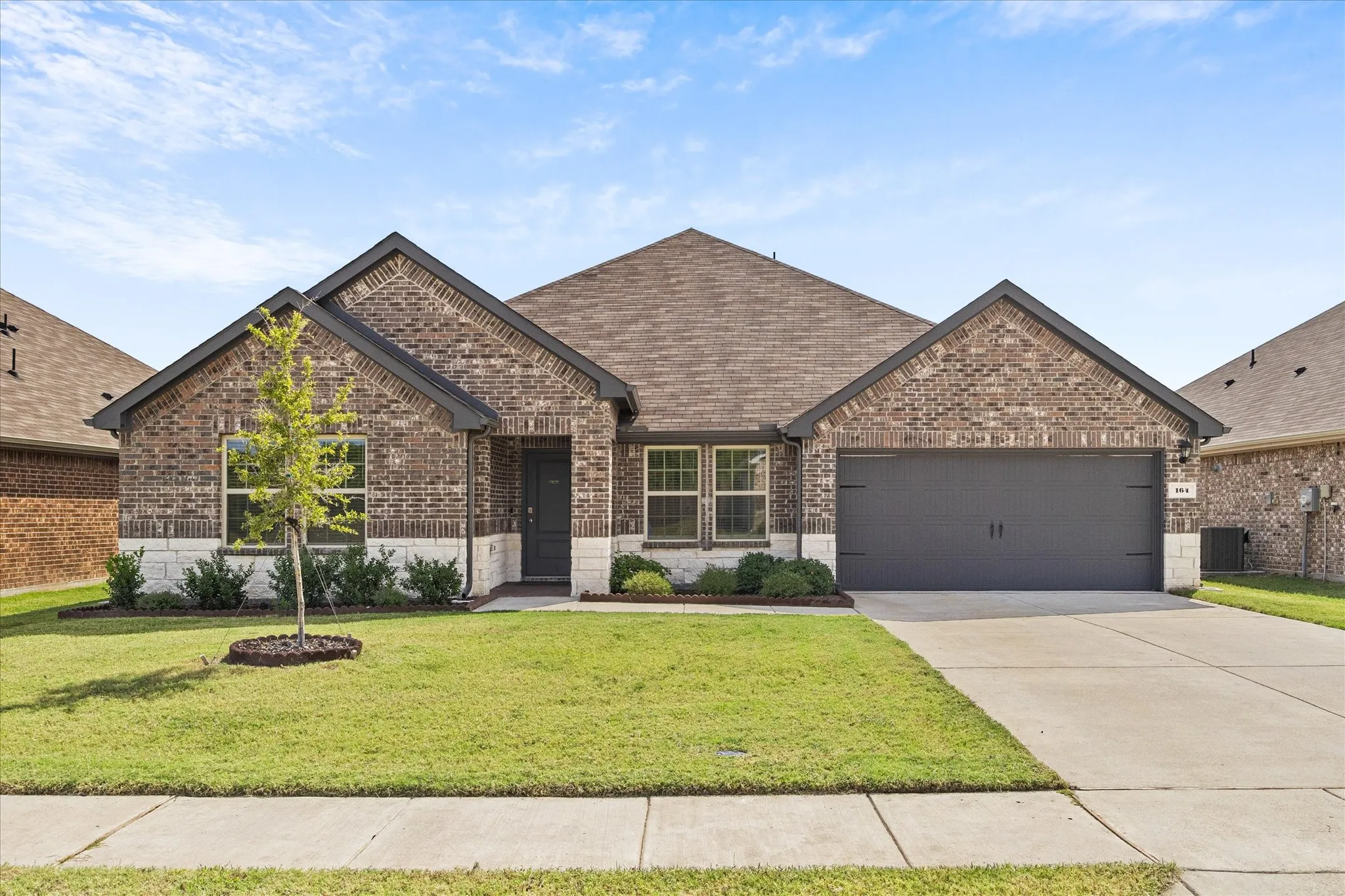 Single Family Residence For Sale in Hunt County , 164 Mapleoak Drive, Caddo Mills, Texas 75135, 4 Bedroom, 2 Bathroom, 2 Garage spaces, 2,155 Sqft, built in 2024, mls#21397967, Real Estate Agent in Caddo Mills, Homes For Sale in Hunt county, Homes For Sale in Caddo Mills, Realtor in Caddo Mills Texas, Real Estate Brokerage Independent Realty Texas, Luminita Cordes Realtor