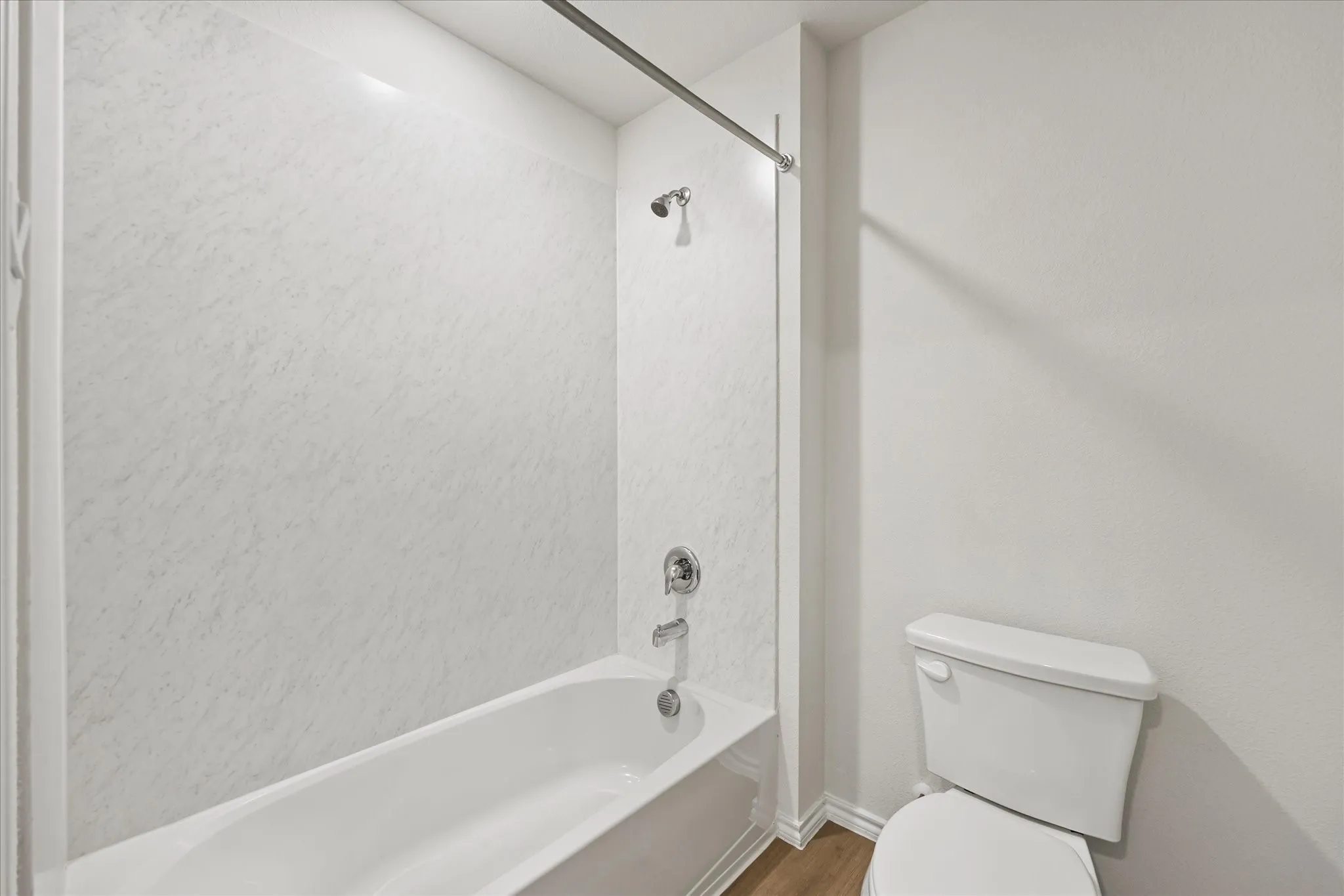 Auxiliary full bath