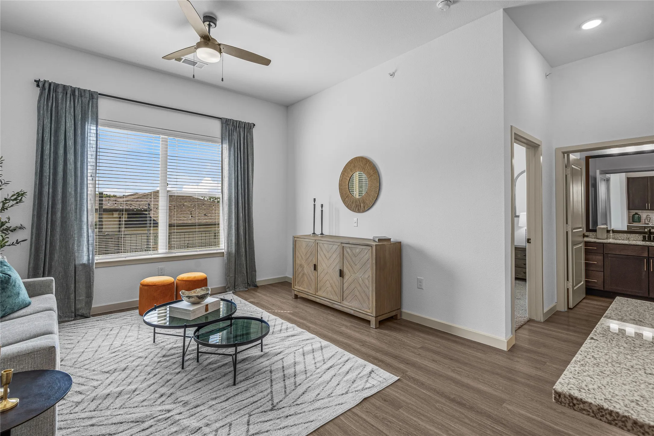 Apartment For Rent in Dallas County , 7455 W Camp Wisdom Road 5209, Dallas, Texas 75236, 1 Bedroom, 1 Bathroom, Garage spaces, 753 Sqft, built in 2022, mls#21405914, Real Estate Agent in Dallas, Homes For Rent in Dallas county, Homes For Rent in Dallas, Realtor in Dallas Texas, Real Estate Brokerage Independent Realty Texas, Luminita Cordes Realtor