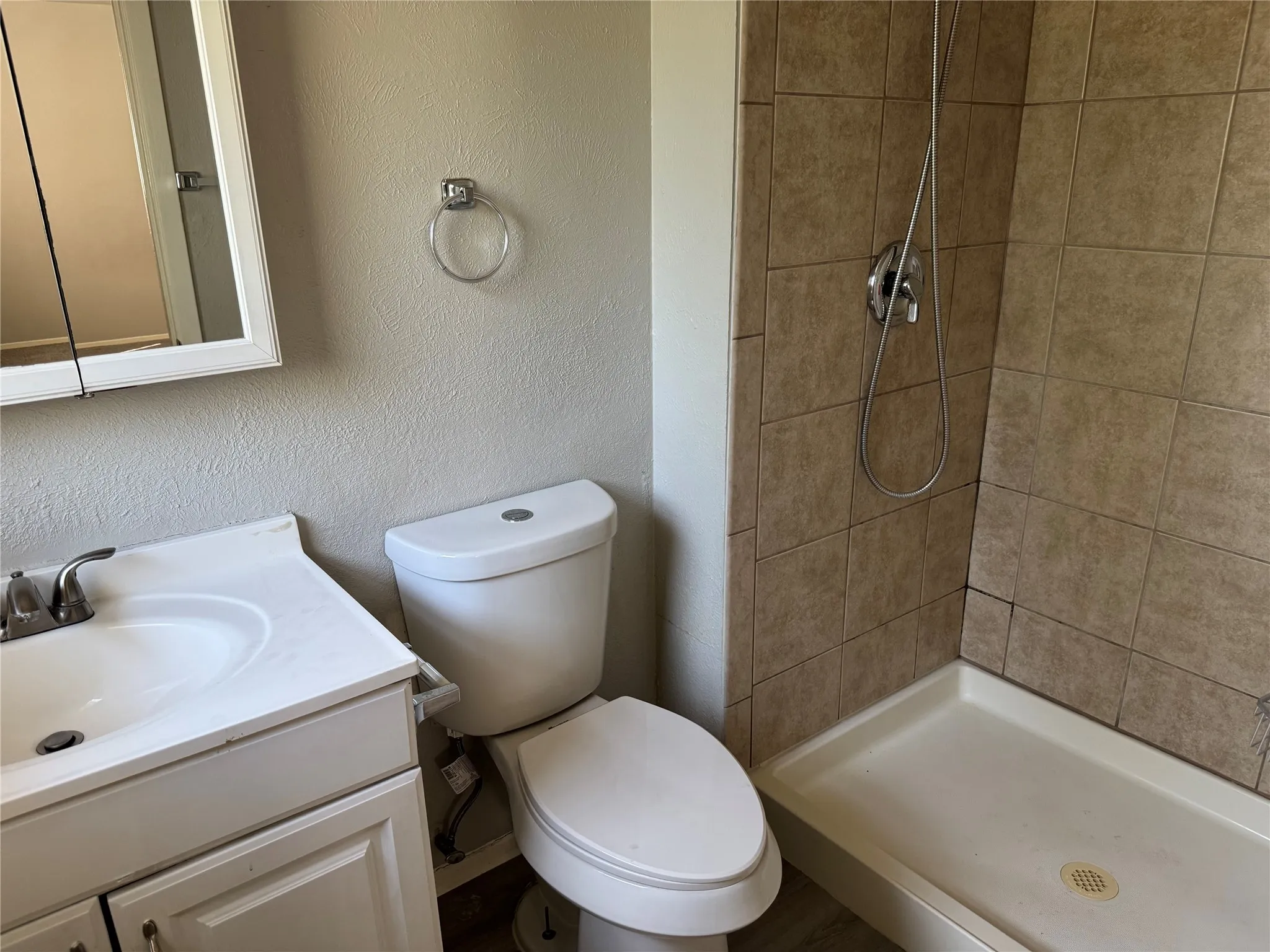 Single Family Residence For Sale in Tarrant County , 6604 Brookshire Trail, North Richland Hills, Texas 76182, 3 Bedroom, 2 Bathroom, 1 Garage spaces, 1,224 Sqft, built in 1972, mls#21405033, Real Estate Agent in North Richland Hills, Homes For Sale in Tarrant county, Homes For Sale in North Richland Hills, Realtor in North Richland Hills Texas, Real Estate Brokerage Independent Realty Texas, Luminita Cordes Realtor