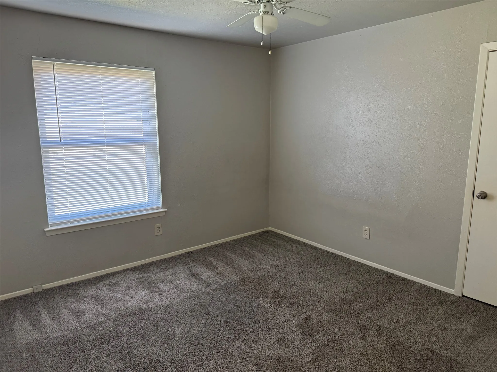 Single Family Residence For Sale in Tarrant County , 6604 Brookshire Trail, North Richland Hills, Texas 76182, 3 Bedroom, 2 Bathroom, 1 Garage spaces, 1,224 Sqft, built in 1972, mls#21405033, Real Estate Agent in North Richland Hills, Homes For Sale in Tarrant county, Homes For Sale in North Richland Hills, Realtor in North Richland Hills Texas, Real Estate Brokerage Independent Realty Texas, Luminita Cordes Realtor