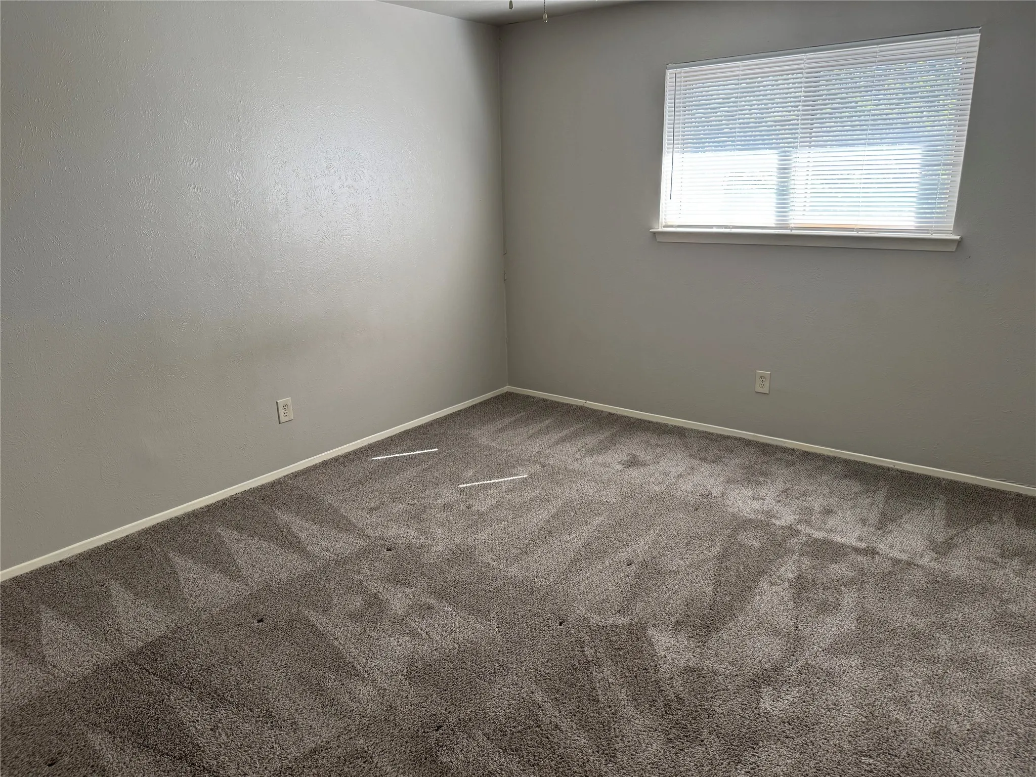 Single Family Residence For Sale in Tarrant County , 6604 Brookshire Trail, North Richland Hills, Texas 76182, 3 Bedroom, 2 Bathroom, 1 Garage spaces, 1,224 Sqft, built in 1972, mls#21405033, Real Estate Agent in North Richland Hills, Homes For Sale in Tarrant county, Homes For Sale in North Richland Hills, Realtor in North Richland Hills Texas, Real Estate Brokerage Independent Realty Texas, Luminita Cordes Realtor