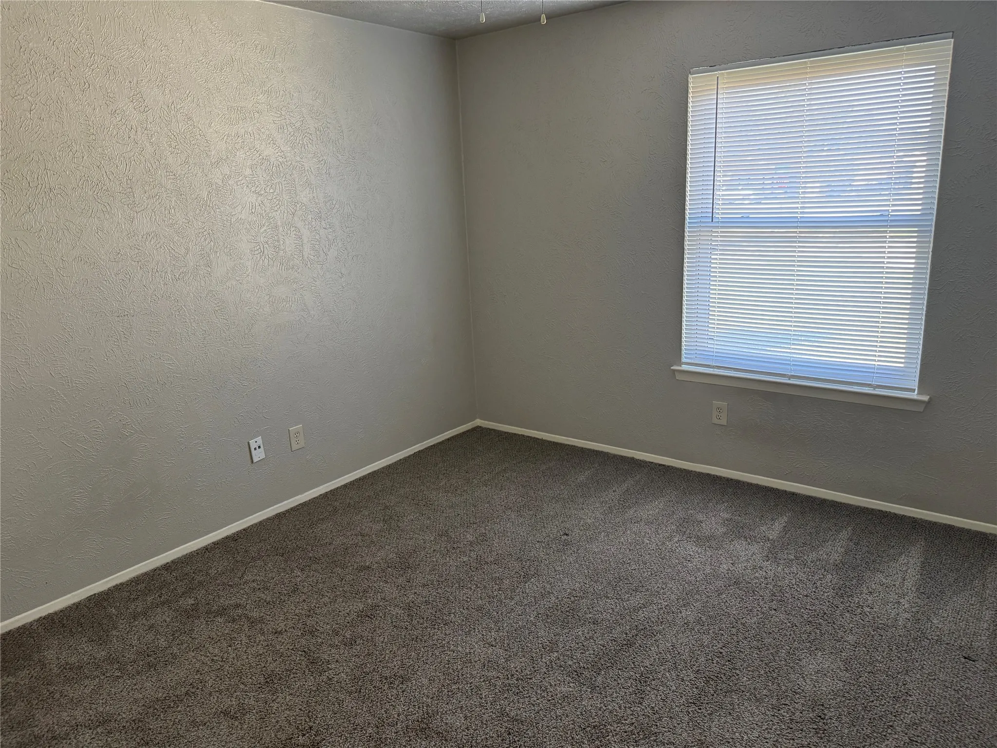 Single Family Residence For Sale in Tarrant County , 6604 Brookshire Trail, North Richland Hills, Texas 76182, 3 Bedroom, 2 Bathroom, 1 Garage spaces, 1,224 Sqft, built in 1972, mls#21405033, Real Estate Agent in North Richland Hills, Homes For Sale in Tarrant county, Homes For Sale in North Richland Hills, Realtor in North Richland Hills Texas, Real Estate Brokerage Independent Realty Texas, Luminita Cordes Realtor