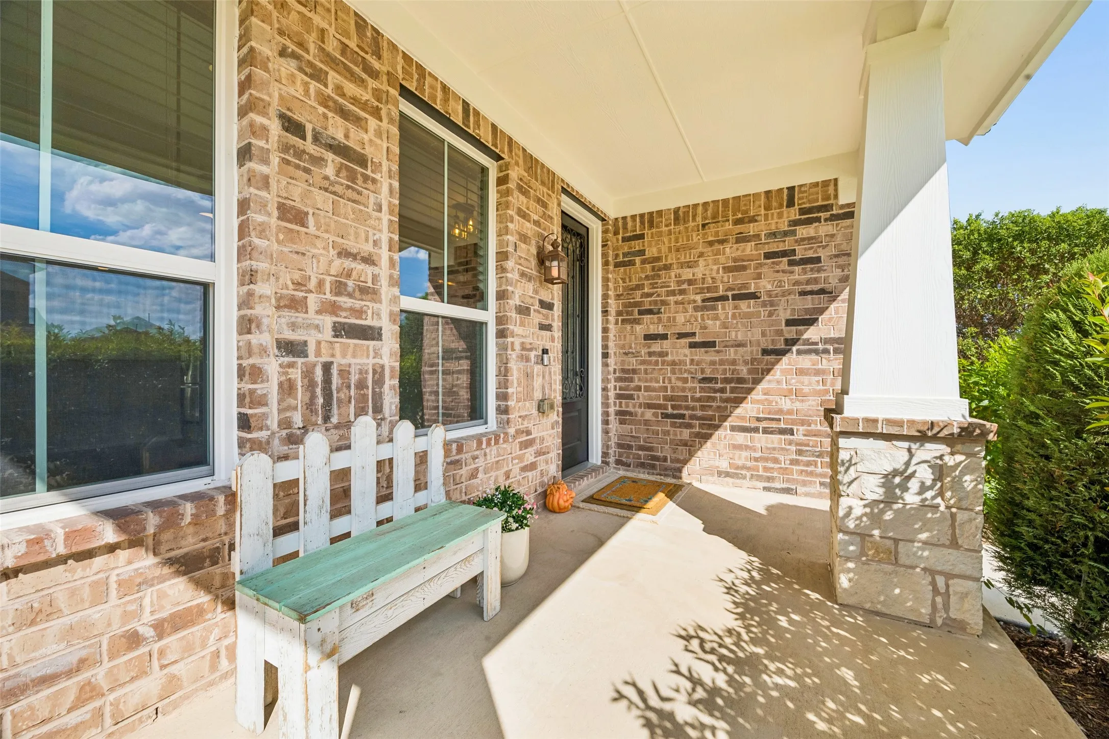 Single Family Residence For Sale in Denton County , 1409 Ellis Lane, Aubrey, Texas 76227, 3 Bedroom, 2 Bathroom, 2 Garage spaces, 1,456 Sqft, built in 2018, mls#21400931, Real Estate Agent in Aubrey, Homes For Sale in Denton county, Homes For Sale in Aubrey, Realtor in Aubrey Texas, Real Estate Brokerage Independent Realty Texas, Luminita Cordes Realtor