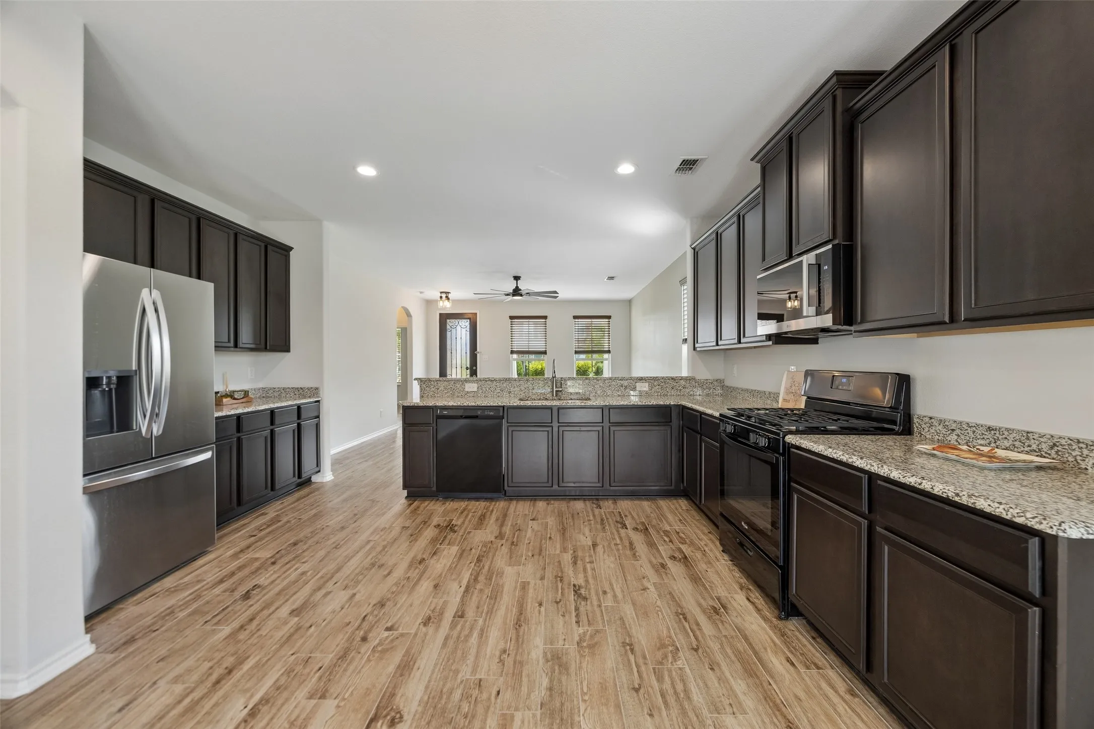 Single Family Residence For Sale in Denton County , 1409 Ellis Lane, Aubrey, Texas 76227, 3 Bedroom, 2 Bathroom, 2 Garage spaces, 1,456 Sqft, built in 2018, mls#21400931, Real Estate Agent in Aubrey, Homes For Sale in Denton county, Homes For Sale in Aubrey, Realtor in Aubrey Texas, Real Estate Brokerage Independent Realty Texas, Luminita Cordes Realtor