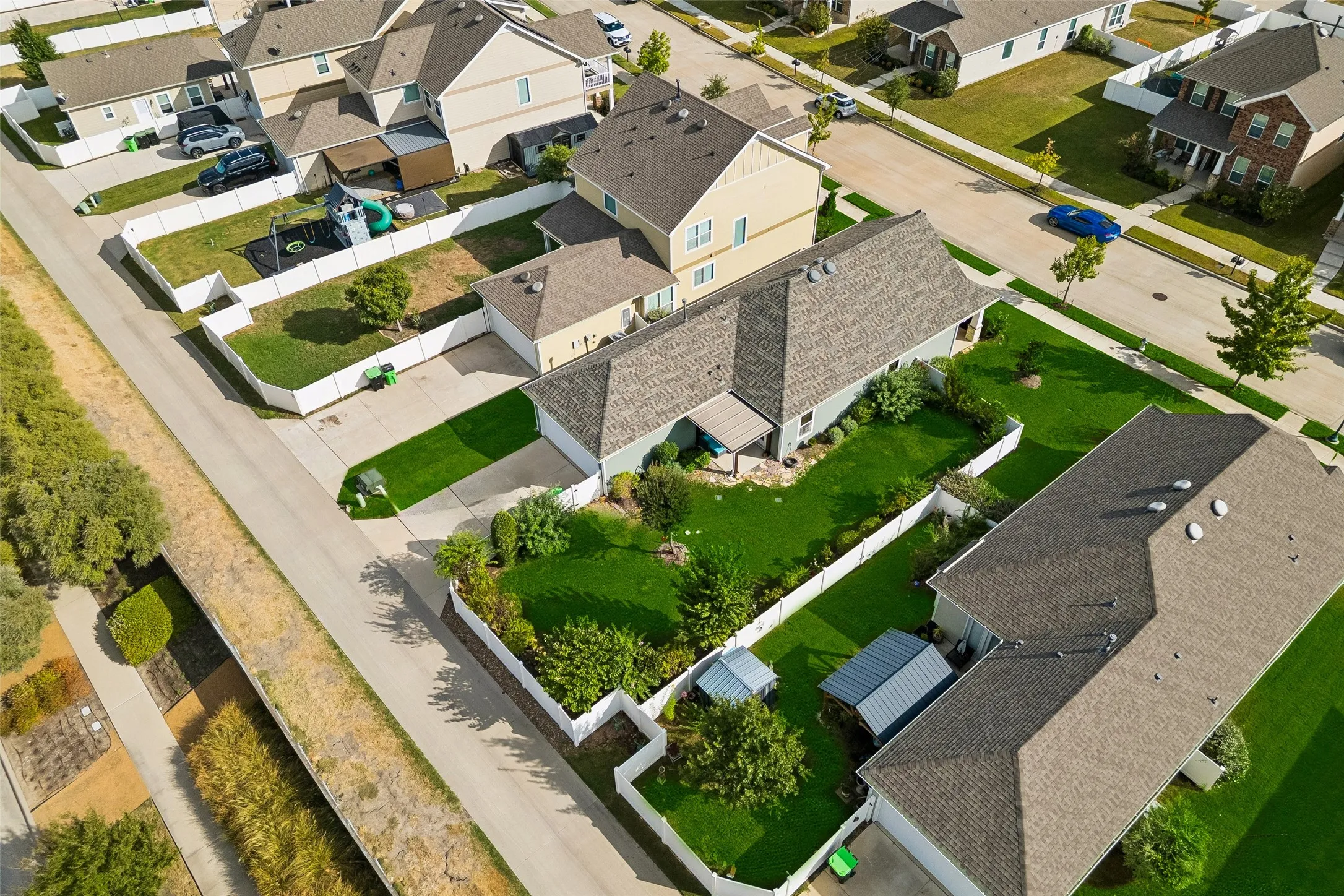 Single Family Residence For Sale in Denton County , 1409 Ellis Lane, Aubrey, Texas 76227, 3 Bedroom, 2 Bathroom, 2 Garage spaces, 1,456 Sqft, built in 2018, mls#21400931, Real Estate Agent in Aubrey, Homes For Sale in Denton county, Homes For Sale in Aubrey, Realtor in Aubrey Texas, Real Estate Brokerage Independent Realty Texas, Luminita Cordes Realtor