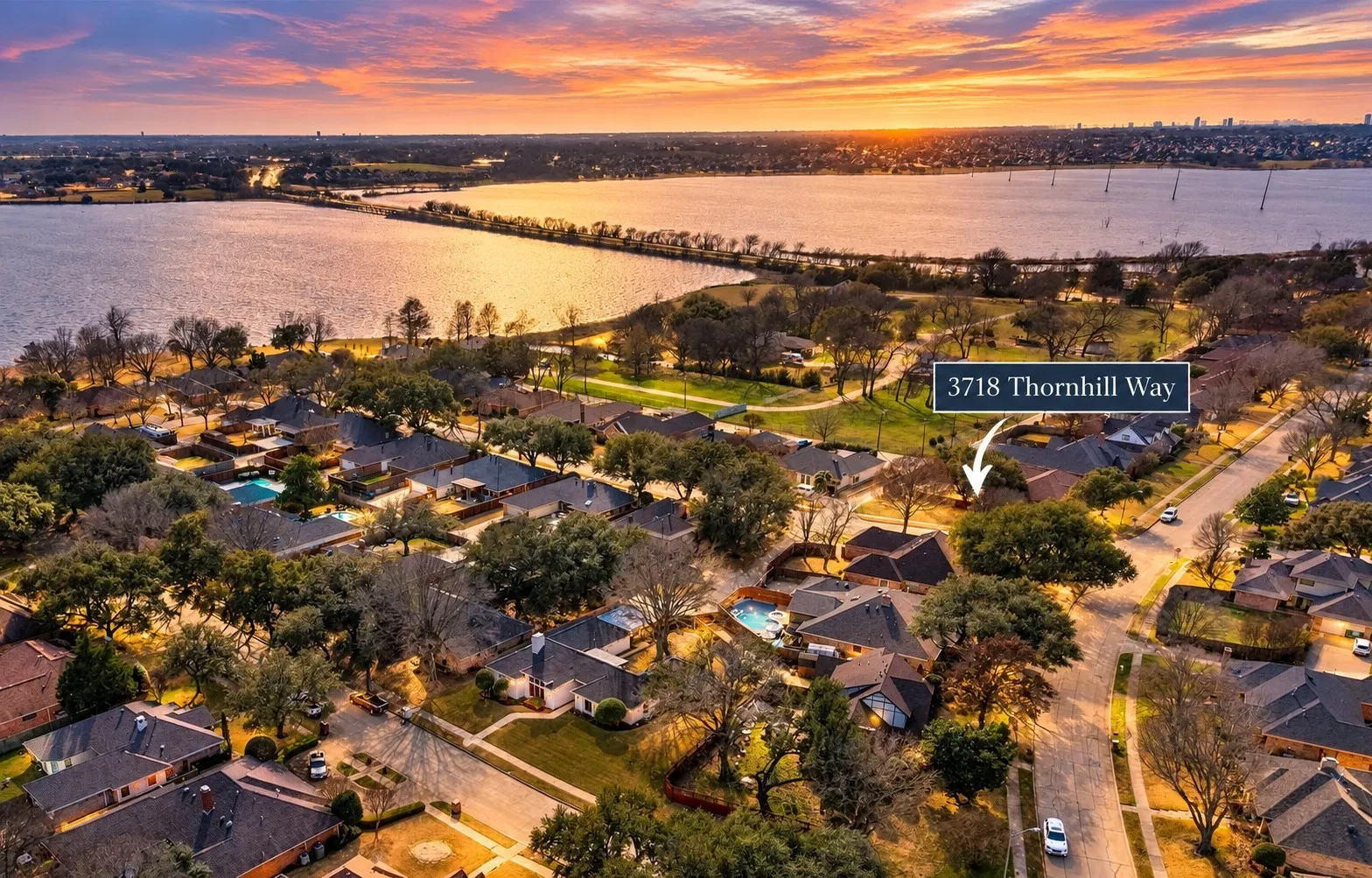 Single Family Residence For Sale in Dallas County , 3718 Thornhill Way, Rowlett, Texas 75088, 4 Bedroom, 3 Bathroom, 2 Garage spaces, 2,218 Sqft, built in 1983, mls#21405897, Real Estate Agent in Rowlett, Homes For Sale in Dallas county, Homes For Sale in Rowlett, Realtor in Rowlett Texas, Real Estate Brokerage Independent Realty Texas, Luminita Cordes Realtor