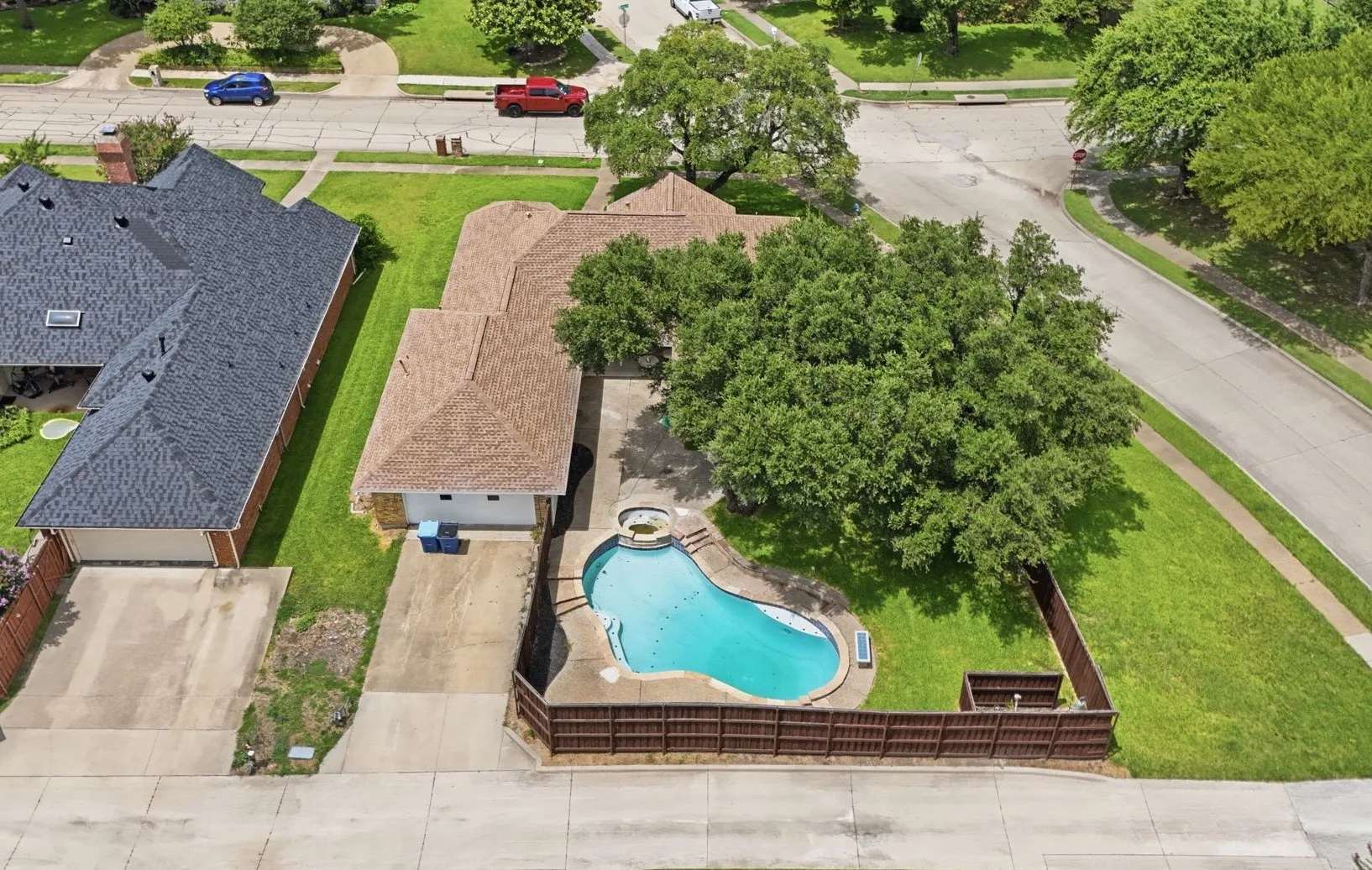 Single Family Residence For Sale in Dallas County , 3718 Thornhill Way, Rowlett, Texas 75088, 4 Bedroom, 3 Bathroom, 2 Garage spaces, 2,218 Sqft, built in 1983, mls#21405897, Real Estate Agent in Rowlett, Homes For Sale in Dallas county, Homes For Sale in Rowlett, Realtor in Rowlett Texas, Real Estate Brokerage Independent Realty Texas, Luminita Cordes Realtor