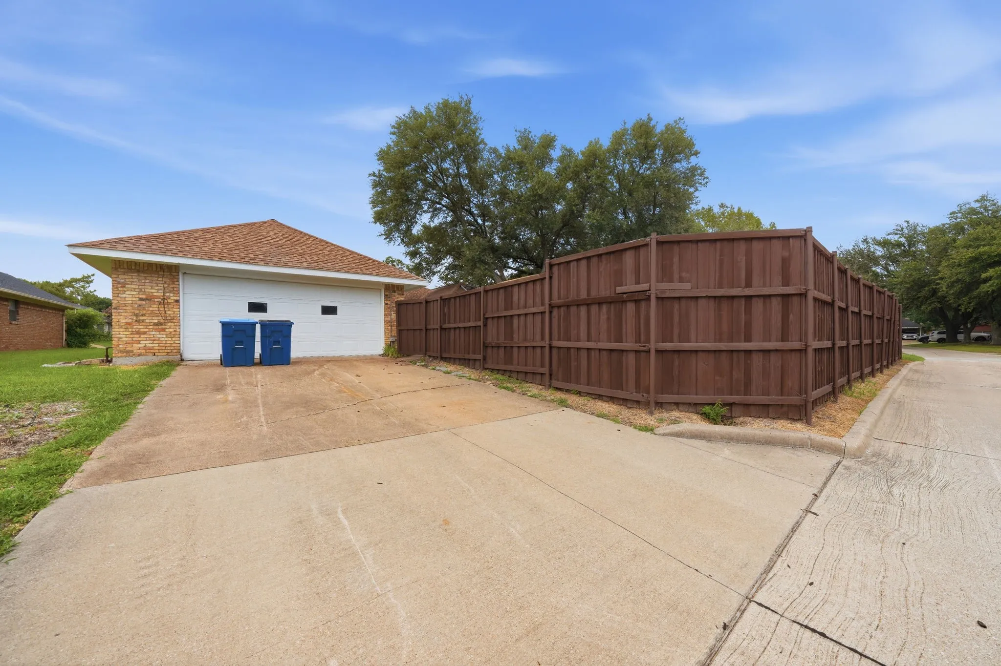 Single Family Residence For Sale in Dallas County , 3718 Thornhill Way, Rowlett, Texas 75088, 4 Bedroom, 3 Bathroom, 2 Garage spaces, 2,218 Sqft, built in 1983, mls#21405897, Real Estate Agent in Rowlett, Homes For Sale in Dallas county, Homes For Sale in Rowlett, Realtor in Rowlett Texas, Real Estate Brokerage Independent Realty Texas, Luminita Cordes Realtor