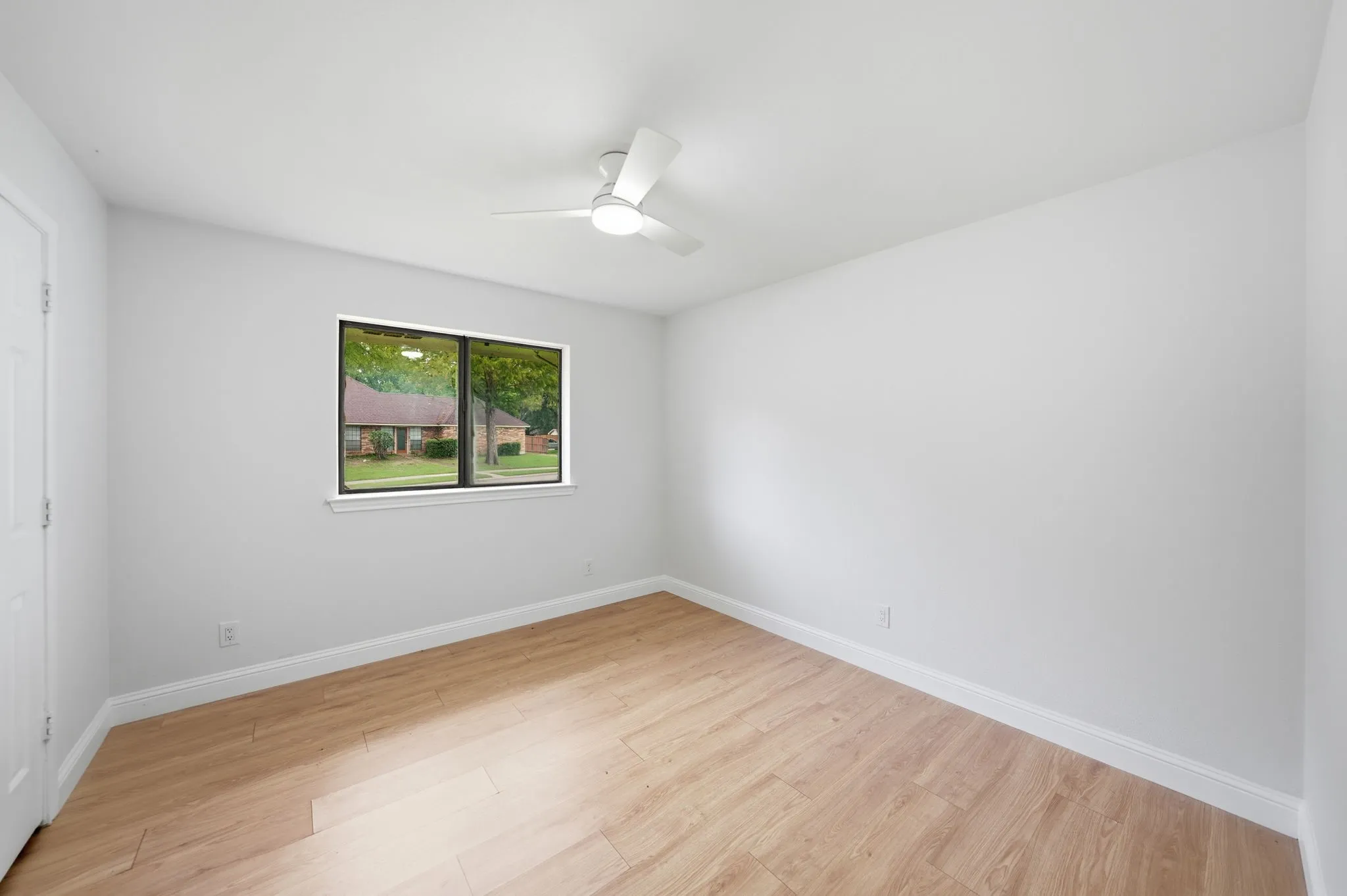 Single Family Residence For Sale in Dallas County , 3718 Thornhill Way, Rowlett, Texas 75088, 4 Bedroom, 3 Bathroom, 2 Garage spaces, 2,218 Sqft, built in 1983, mls#21405897, Real Estate Agent in Rowlett, Homes For Sale in Dallas county, Homes For Sale in Rowlett, Realtor in Rowlett Texas, Real Estate Brokerage Independent Realty Texas, Luminita Cordes Realtor