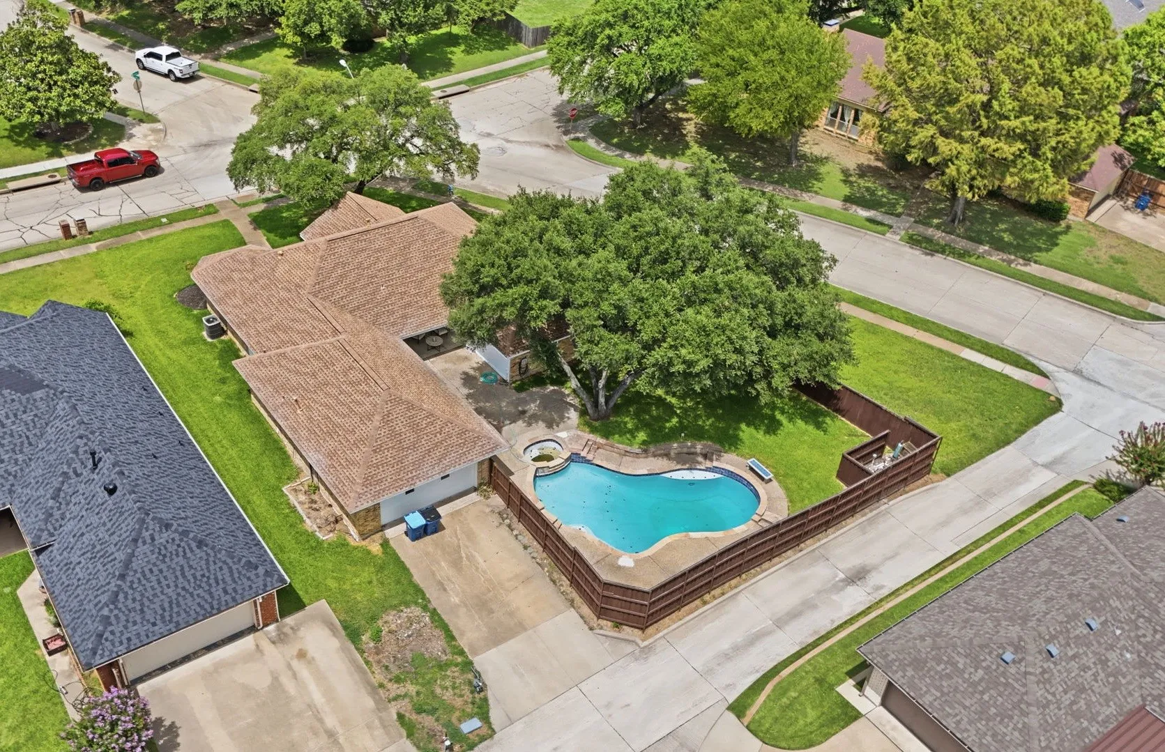 Single Family Residence For Sale in Dallas County , 3718 Thornhill Way, Rowlett, Texas 75088, 4 Bedroom, 3 Bathroom, 2 Garage spaces, 2,218 Sqft, built in 1983, mls#21405897, Real Estate Agent in Rowlett, Homes For Sale in Dallas county, Homes For Sale in Rowlett, Realtor in Rowlett Texas, Real Estate Brokerage Independent Realty Texas, Luminita Cordes Realtor