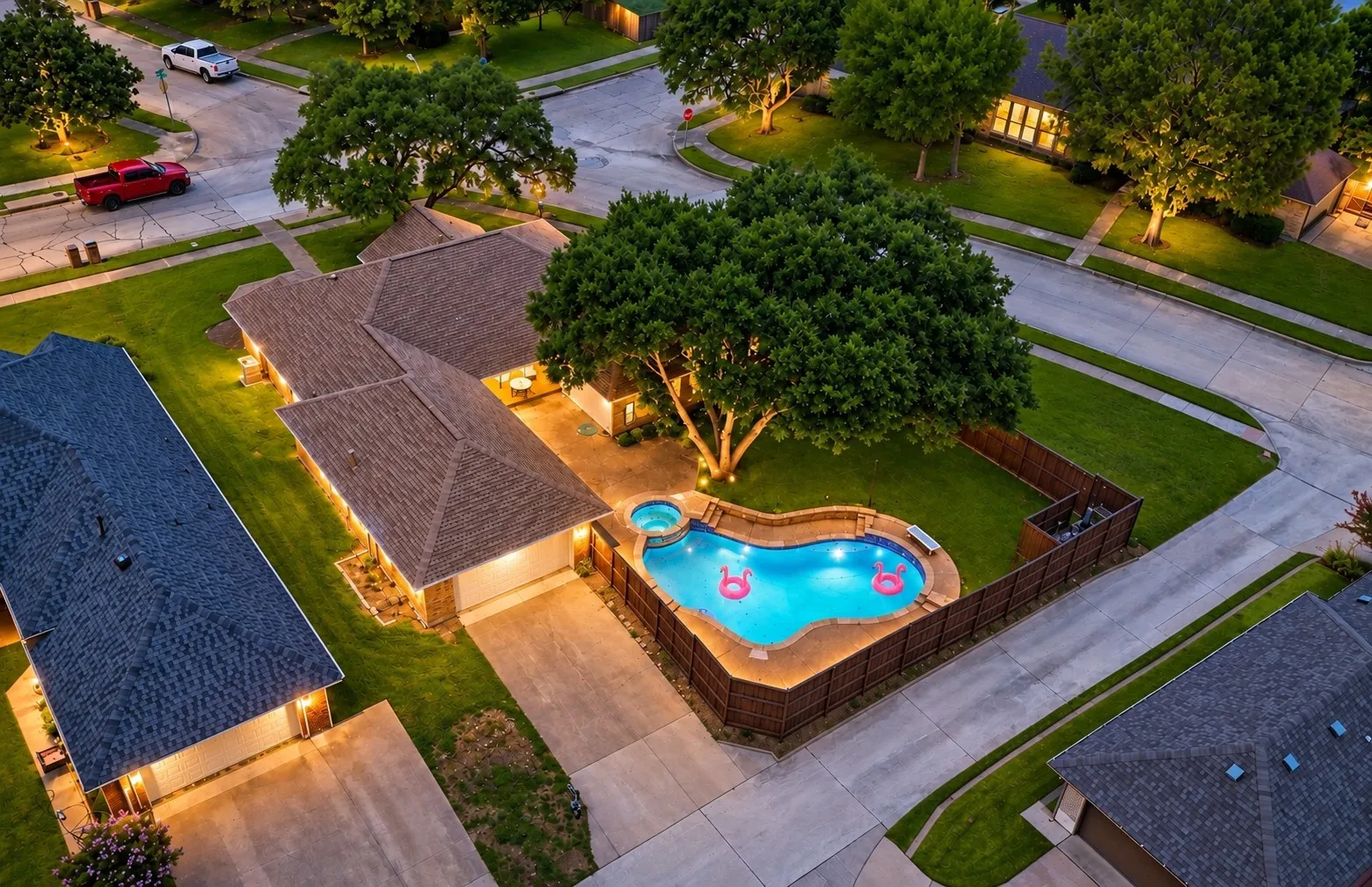 Single Family Residence For Sale in Dallas County , 3718 Thornhill Way, Rowlett, Texas 75088, 4 Bedroom, 3 Bathroom, 2 Garage spaces, 2,218 Sqft, built in 1983, mls#21405897, Real Estate Agent in Rowlett, Homes For Sale in Dallas county, Homes For Sale in Rowlett, Realtor in Rowlett Texas, Real Estate Brokerage Independent Realty Texas, Luminita Cordes Realtor