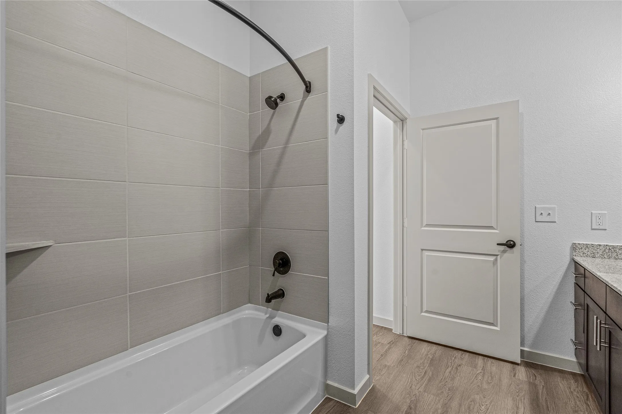 Apartment For Rent in Dallas County , 7455 W Camp Wisdom Road 1304, Dallas, Texas 75236, 2 Bedroom, 2 Bathroom, Garage spaces, 972 Sqft, built in 2022, mls#21405922, Real Estate Agent in Dallas, Homes For Rent in Dallas county, Homes For Rent in Dallas, Realtor in Dallas Texas, Real Estate Brokerage Independent Realty Texas, Luminita Cordes Realtor