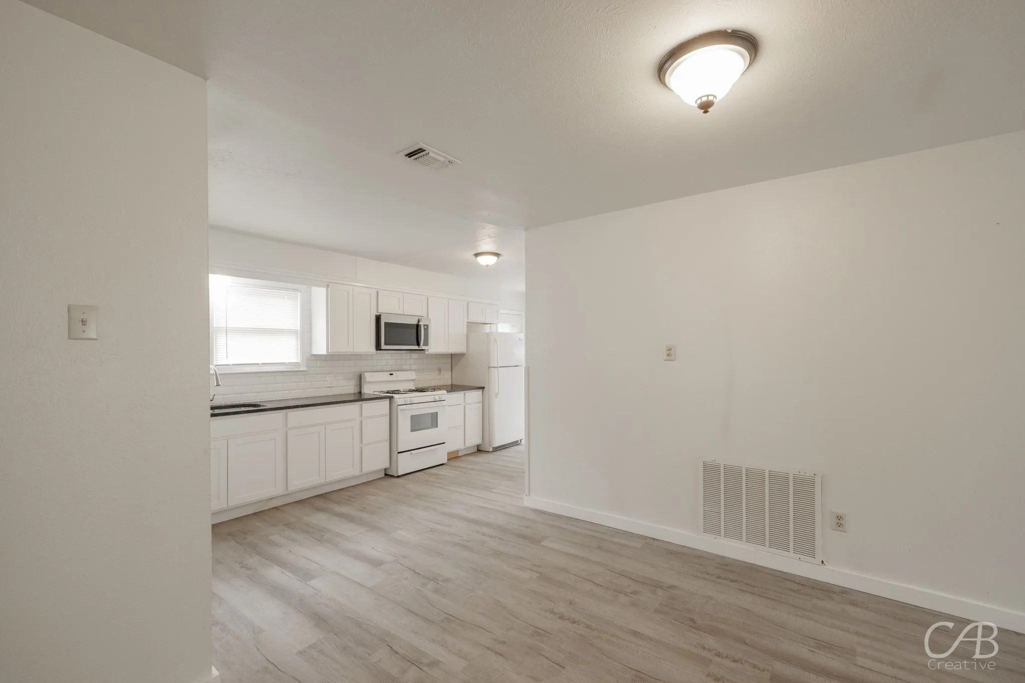 Single Family Residence For Rent in Taylor County , 2121 Parramore Street, Abilene, Texas 79603, 3 Bedroom, 1 Bathroom, 1 Garage spaces, 998 Sqft, built in 1954, mls#21405881, Real Estate Agent in Abilene, Homes For Rent in Taylor county, Homes For Rent in Abilene, Realtor in Abilene Texas, Real Estate Brokerage Independent Realty Texas, Luminita Cordes Realtor
