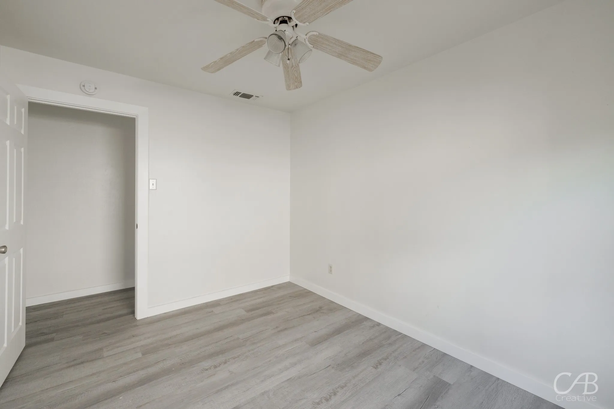 Single Family Residence For Rent in Taylor County , 2121 Parramore Street, Abilene, Texas 79603, 3 Bedroom, 1 Bathroom, 1 Garage spaces, 998 Sqft, built in 1954, mls#21405881, Real Estate Agent in Abilene, Homes For Rent in Taylor county, Homes For Rent in Abilene, Realtor in Abilene Texas, Real Estate Brokerage Independent Realty Texas, Luminita Cordes Realtor