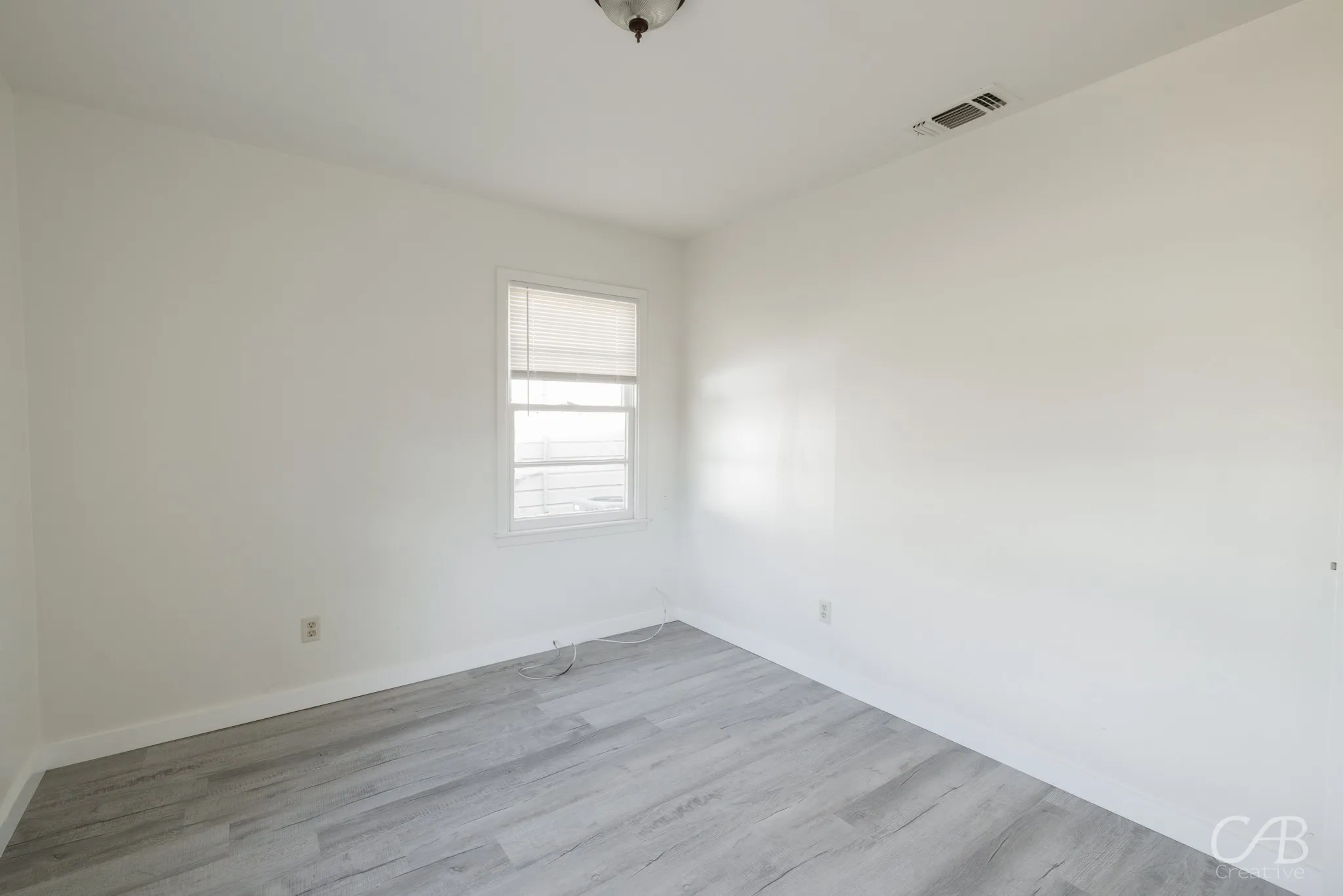 Single Family Residence For Rent in Taylor County , 2121 Parramore Street, Abilene, Texas 79603, 3 Bedroom, 1 Bathroom, 1 Garage spaces, 998 Sqft, built in 1954, mls#21405881, Real Estate Agent in Abilene, Homes For Rent in Taylor county, Homes For Rent in Abilene, Realtor in Abilene Texas, Real Estate Brokerage Independent Realty Texas, Luminita Cordes Realtor