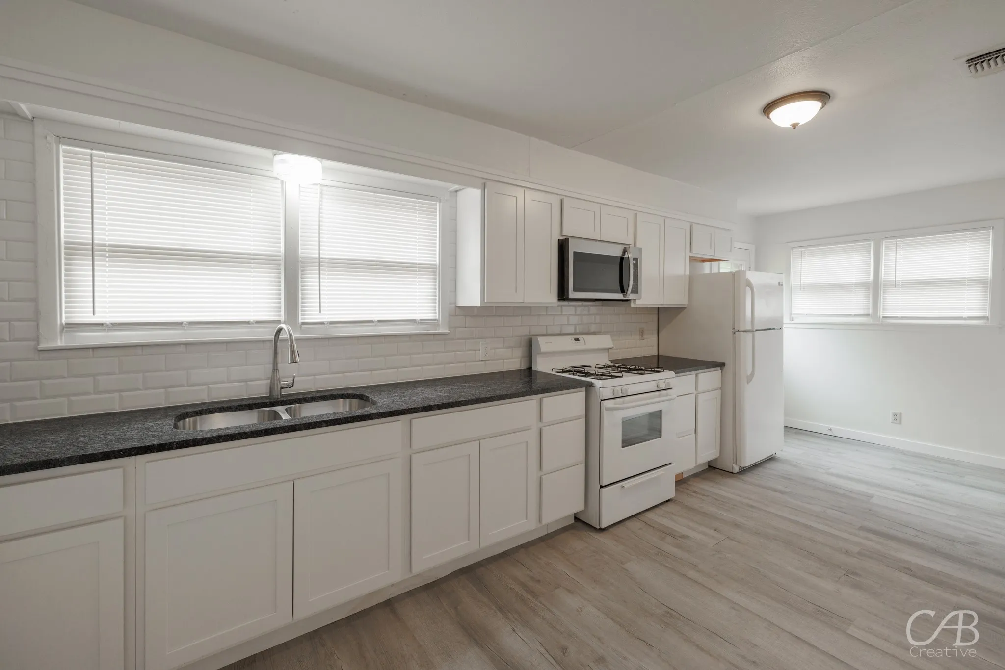 Single Family Residence For Rent in Taylor County , 2121 Parramore Street, Abilene, Texas 79603, 3 Bedroom, 1 Bathroom, 1 Garage spaces, 998 Sqft, built in 1954, mls#21405881, Real Estate Agent in Abilene, Homes For Rent in Taylor county, Homes For Rent in Abilene, Realtor in Abilene Texas, Real Estate Brokerage Independent Realty Texas, Luminita Cordes Realtor
