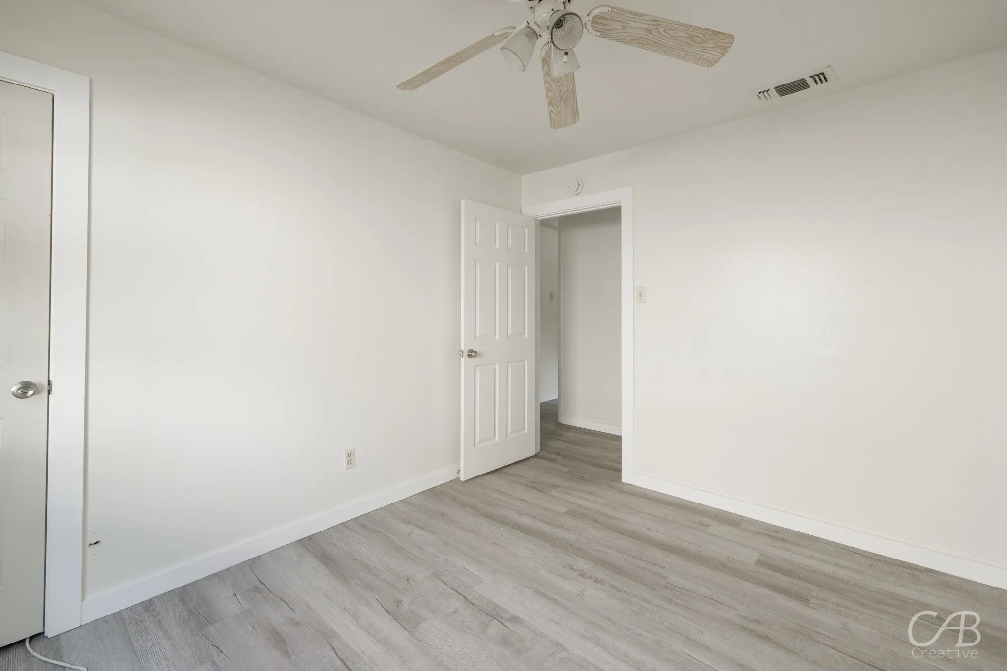 Single Family Residence For Rent in Taylor County , 2121 Parramore Street, Abilene, Texas 79603, 3 Bedroom, 1 Bathroom, 1 Garage spaces, 998 Sqft, built in 1954, mls#21405881, Real Estate Agent in Abilene, Homes For Rent in Taylor county, Homes For Rent in Abilene, Realtor in Abilene Texas, Real Estate Brokerage Independent Realty Texas, Luminita Cordes Realtor